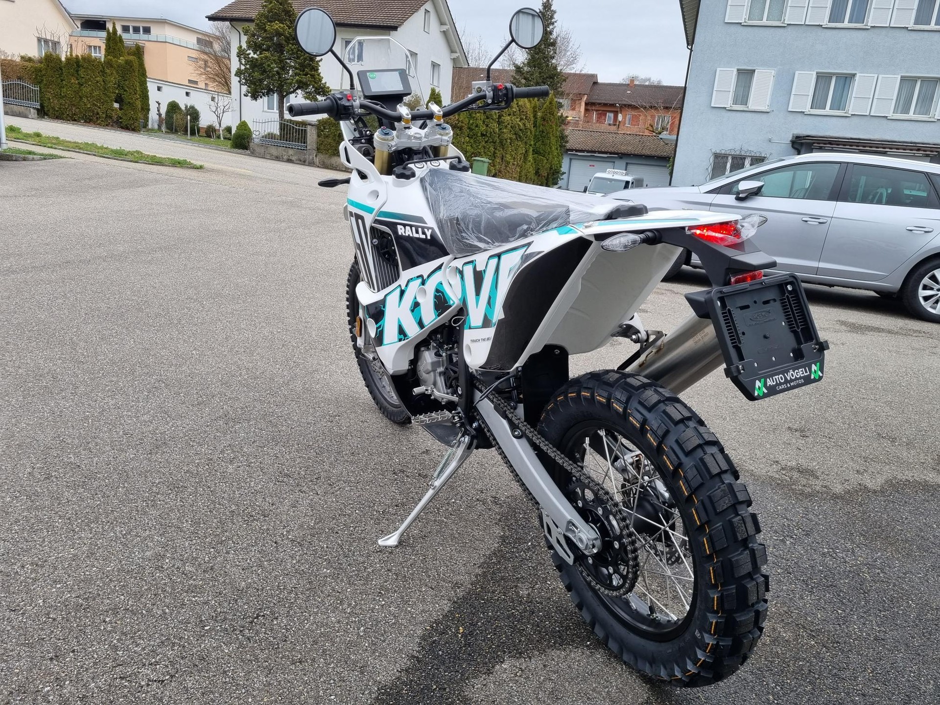 KOVE RALLY-showroom-element-2