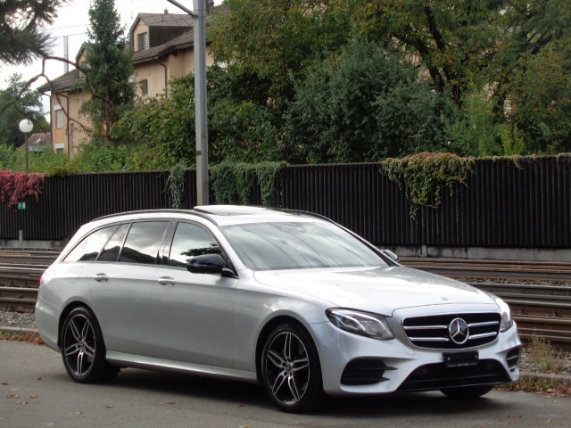 MERCEDES-BENZ E 220 d AMG Line 4Matic 9G-Tronic-image-14
