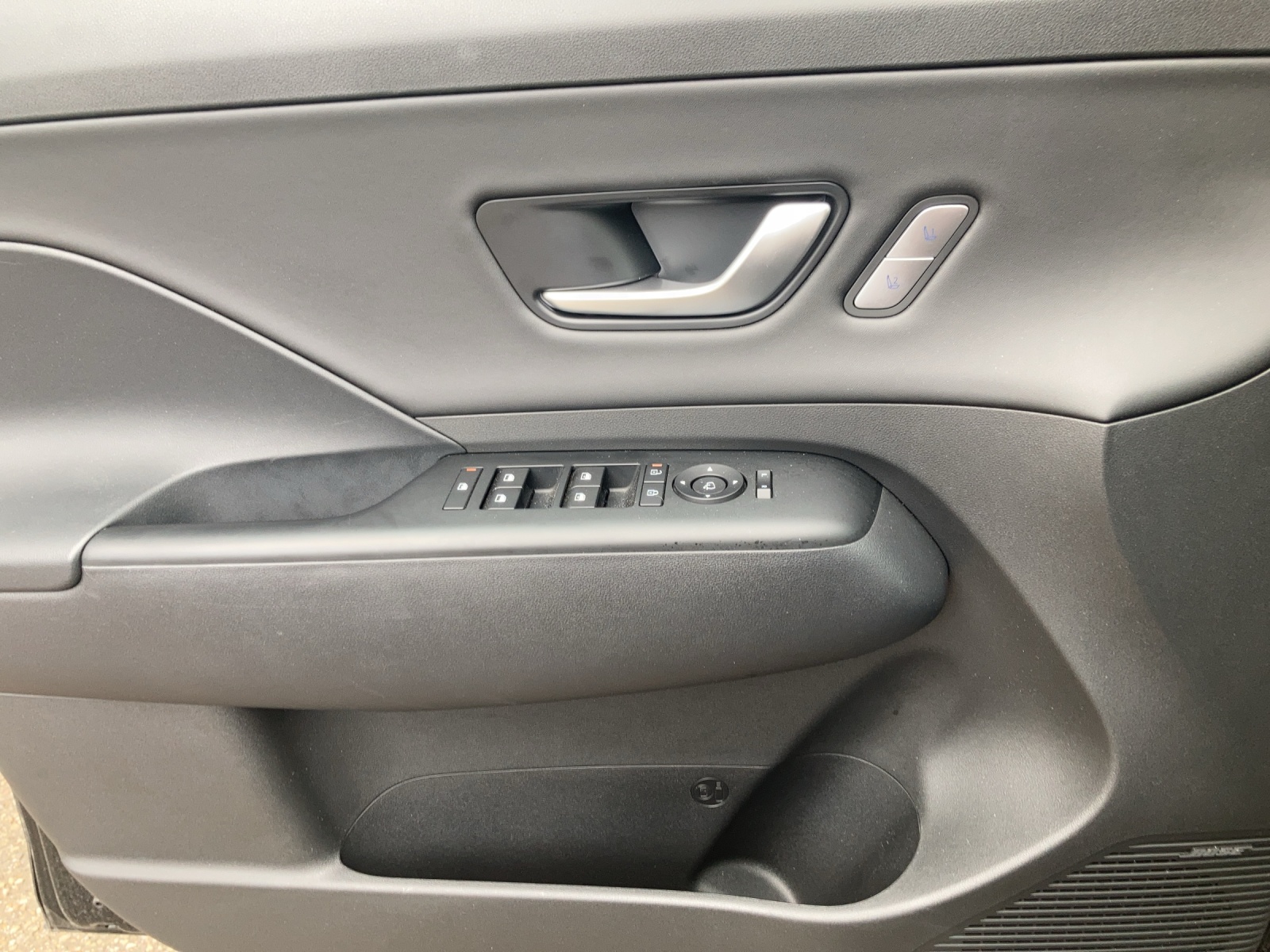 HYUNDAI Kona EV 65.4 kWh Vertex-image-12