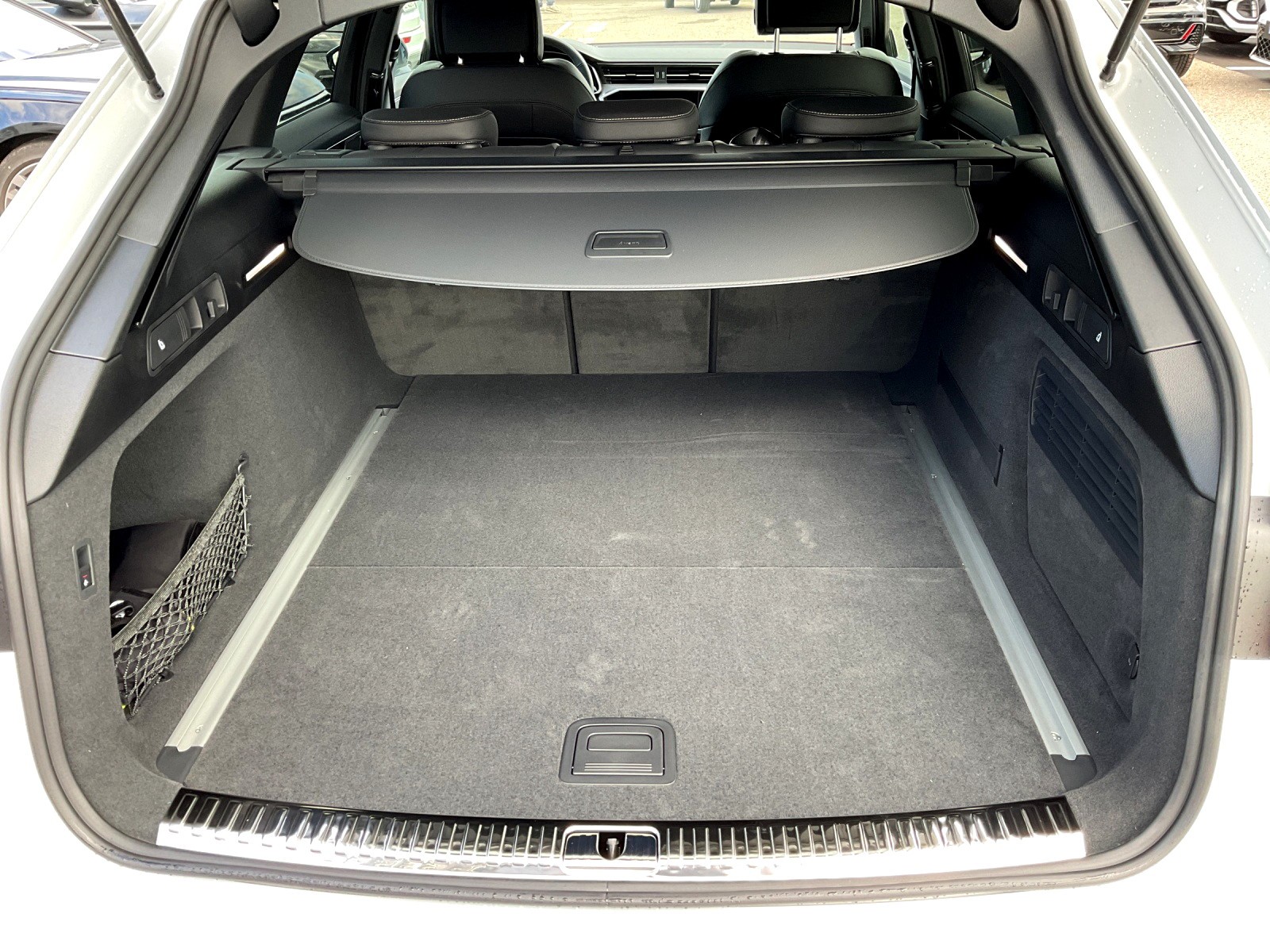 AUDI A6 Avant 40 TDI Attraction S line quattro S-tronic-image-11