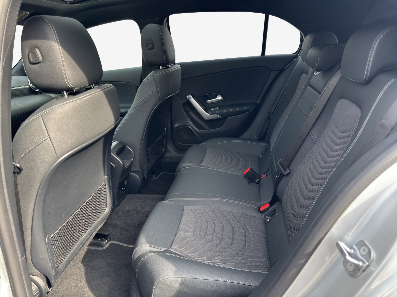 MERCEDES-BENZ A 180 7G-DCT-image-11