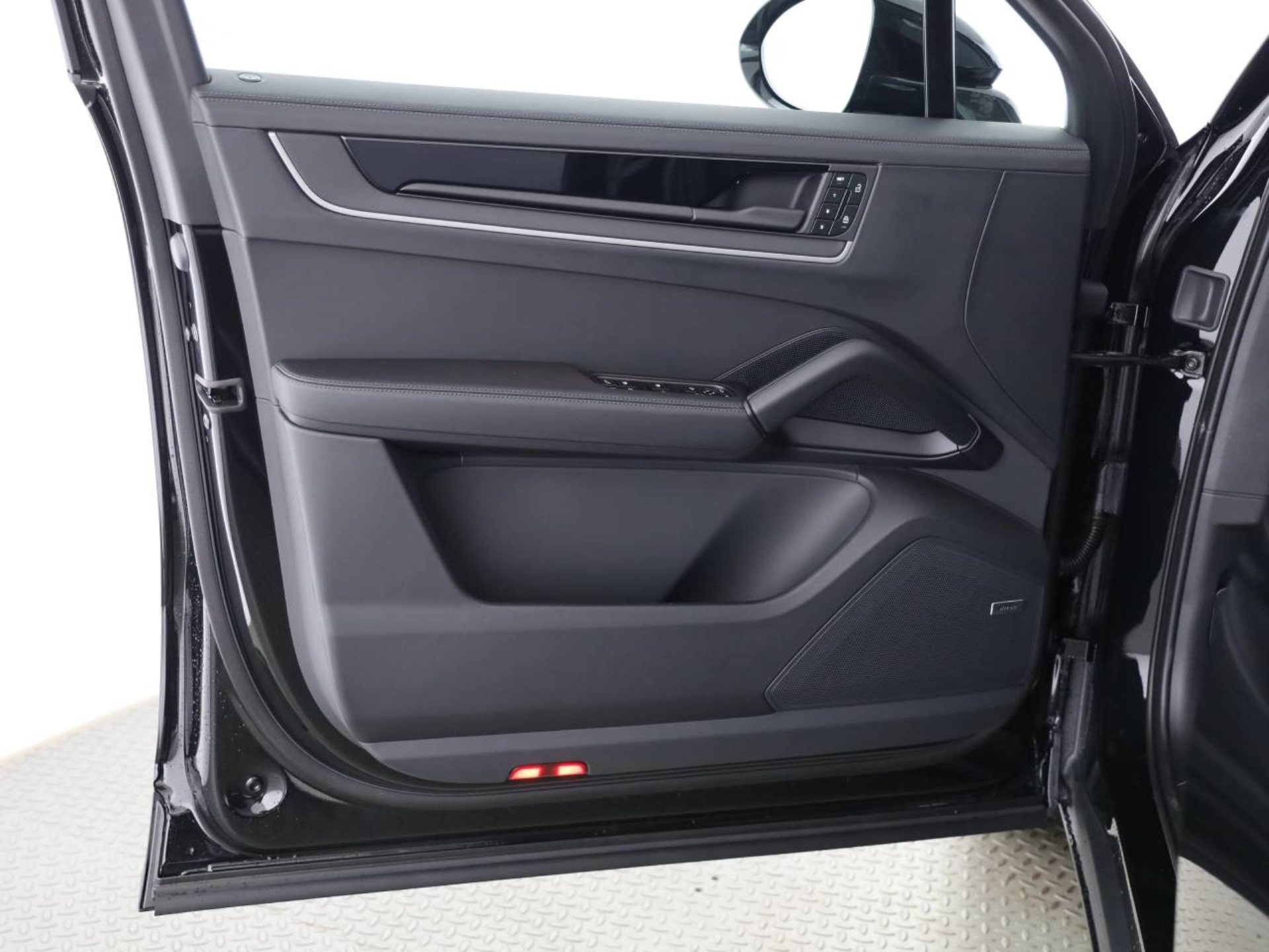 PORSCHE Cayenne E-Hybrid-image-16