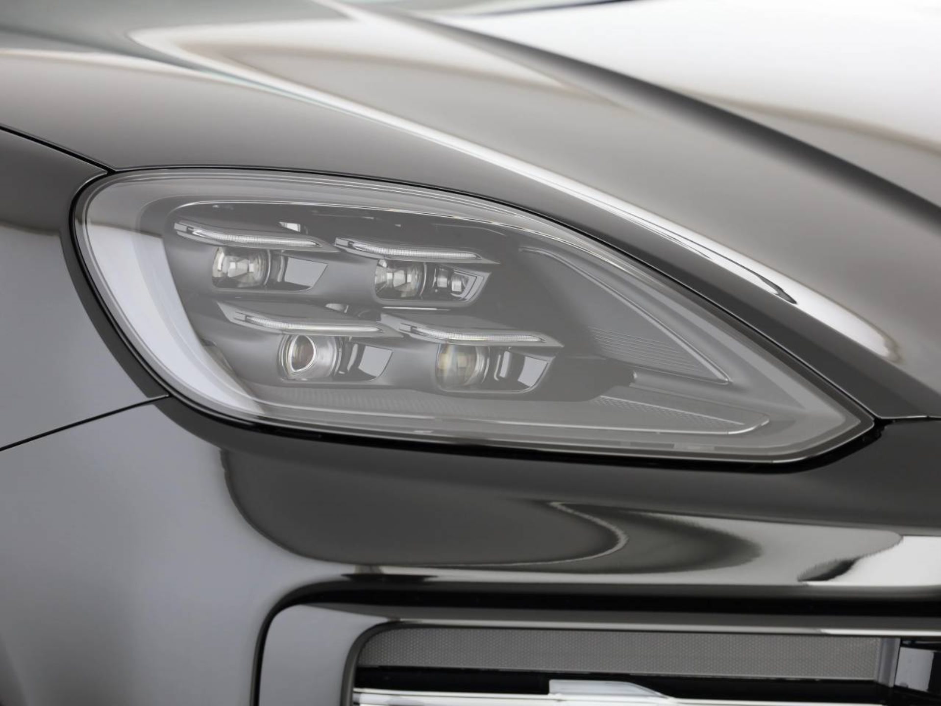 PORSCHE Cayenne E-Hybrid-image-8