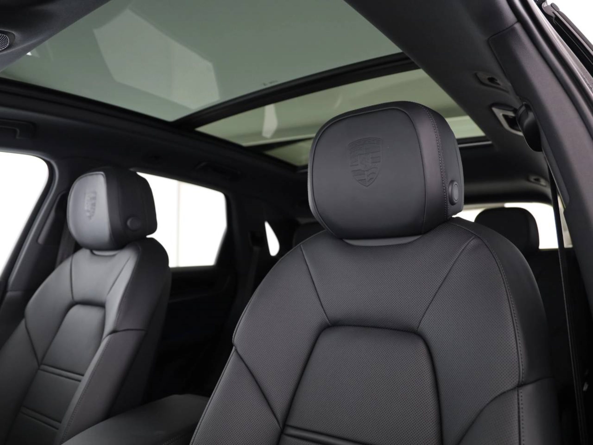 PORSCHE Cayenne E-Hybrid-image-15