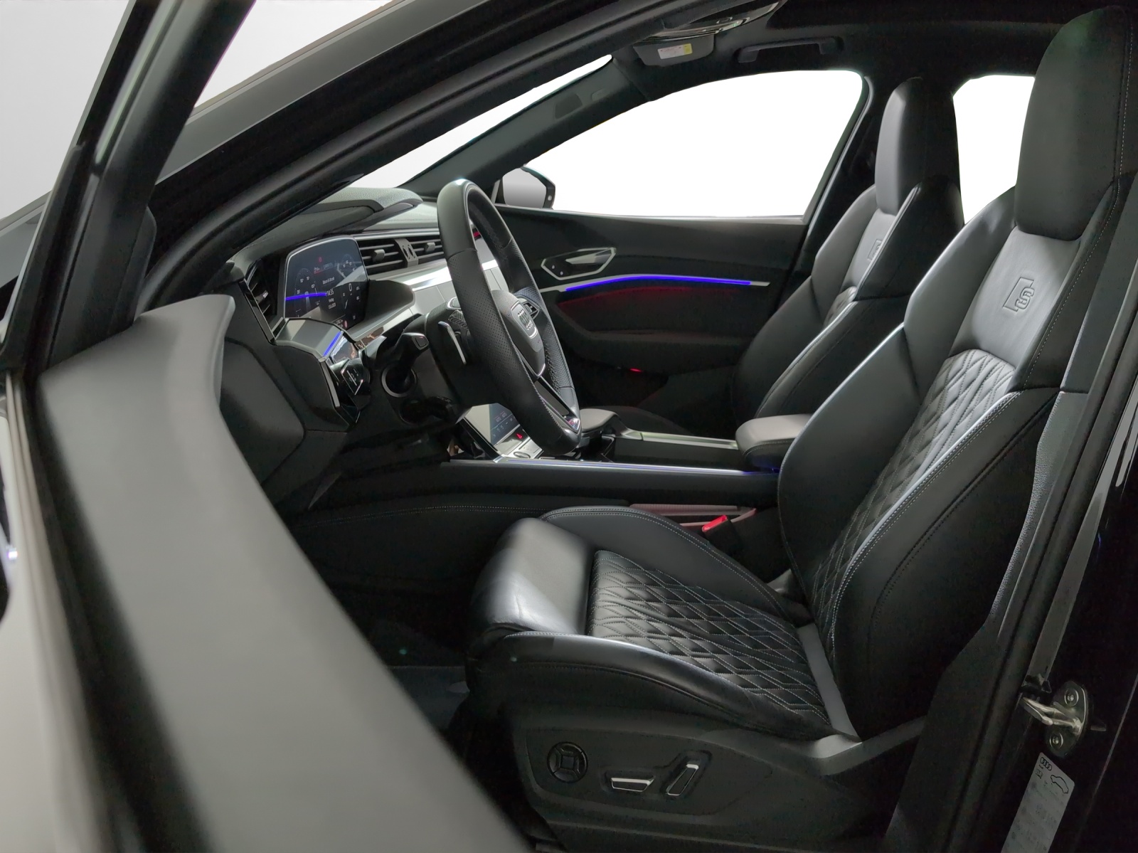 AUDI e-tron 55 Sportback S Line Black Edition quattro-image-5