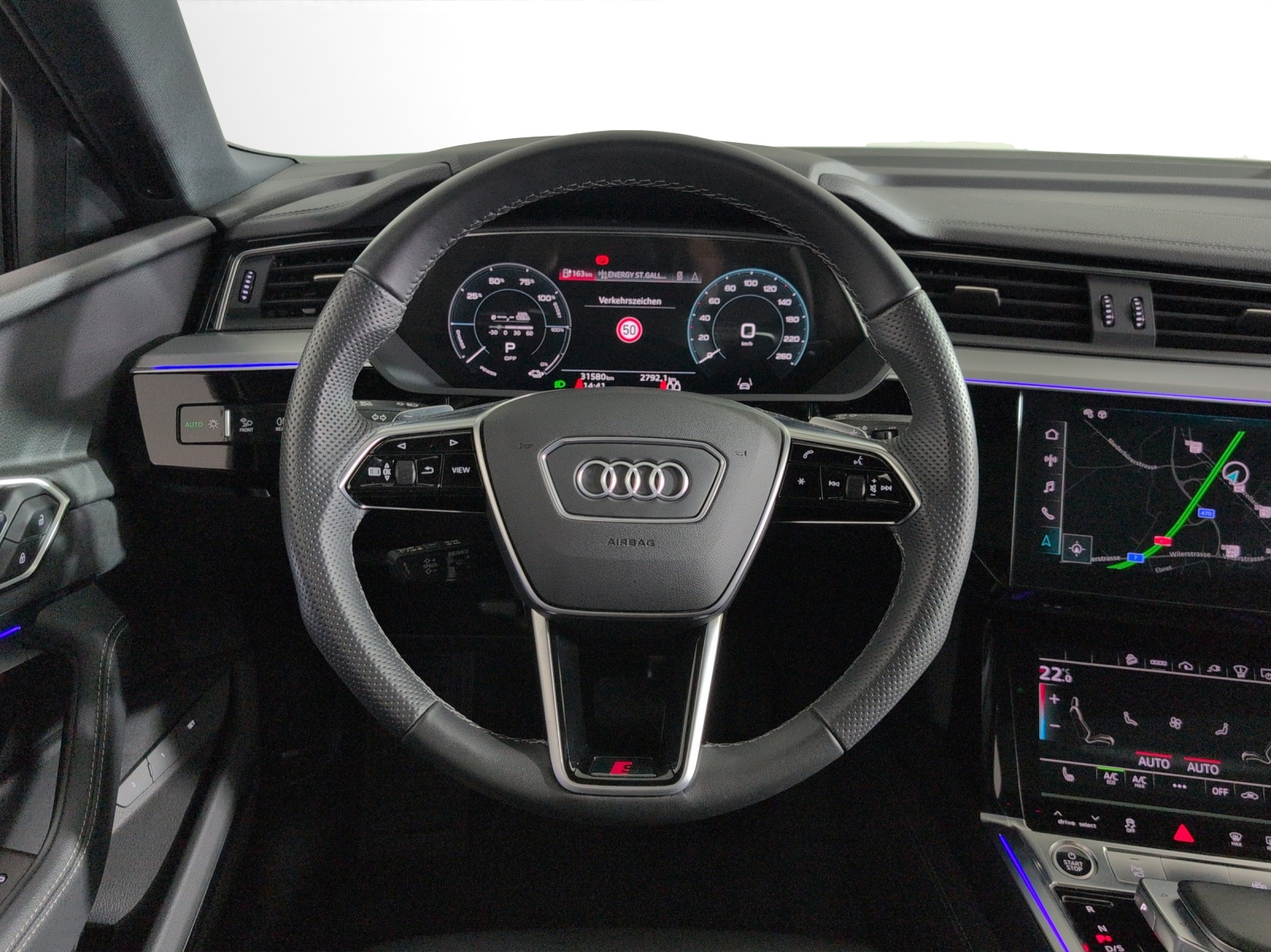 AUDI e-tron 55 Sportback S Line Black Edition quattro-image-9