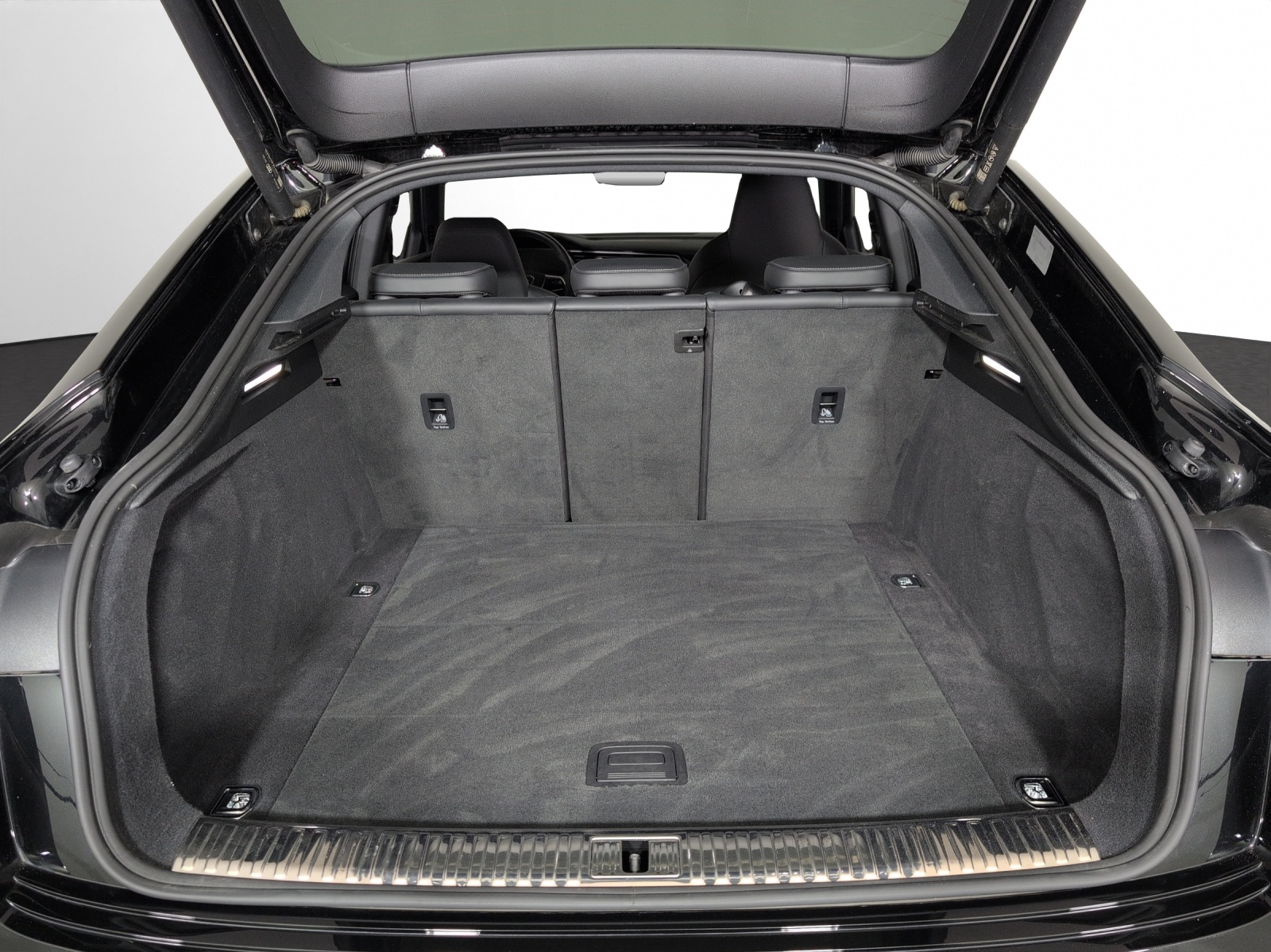 AUDI e-tron 55 Sportback S Line Black Edition quattro-image-13