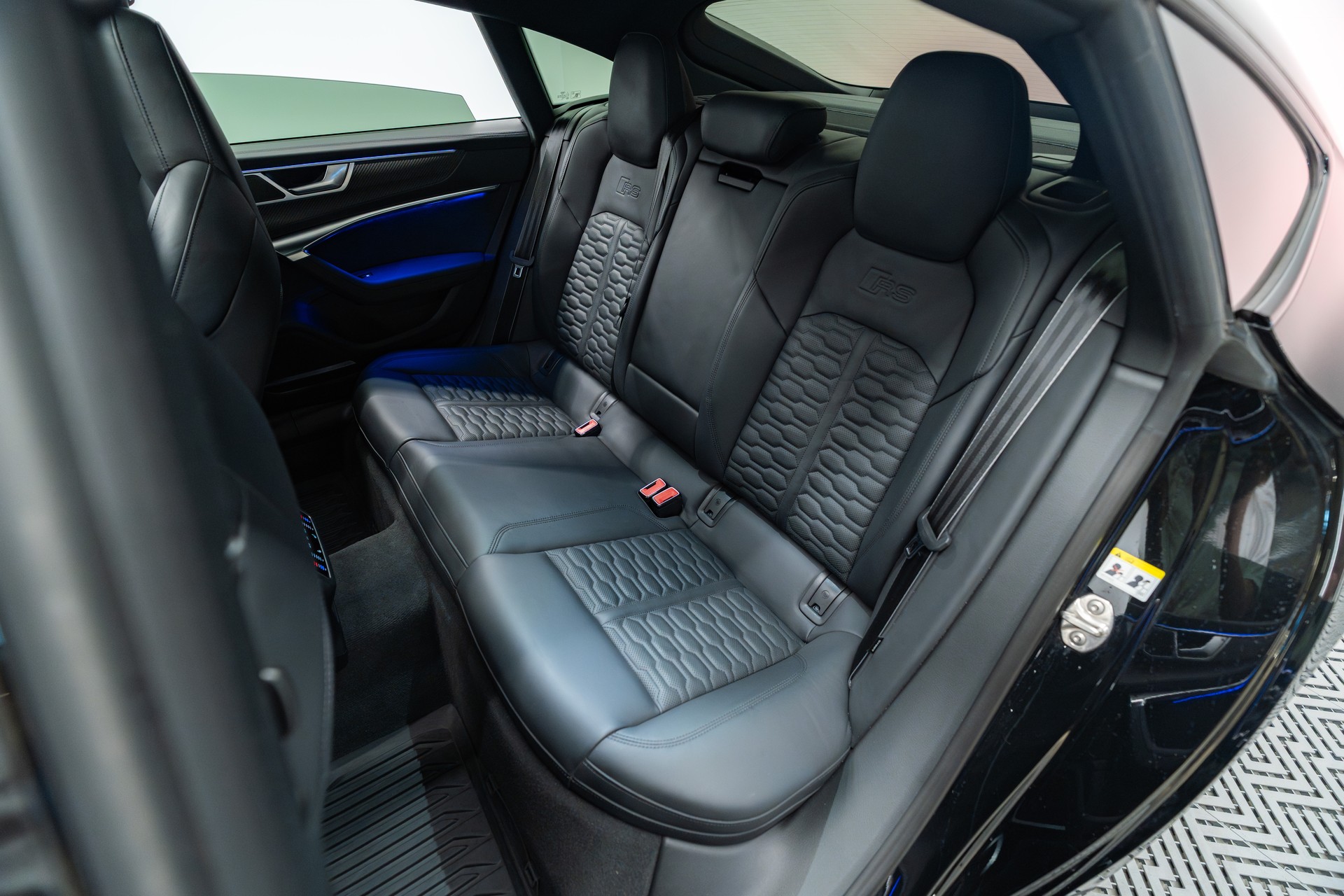 AUDI RS7 Sportback MHEV-image-11