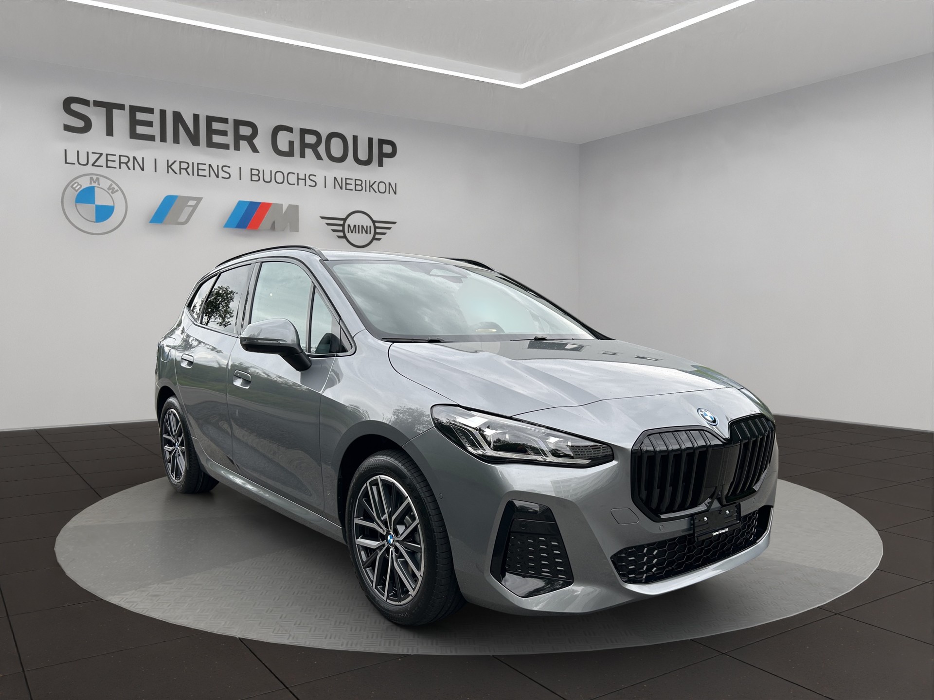BMW 230e xDrive Active Tourer M Sport-showroom-element-2