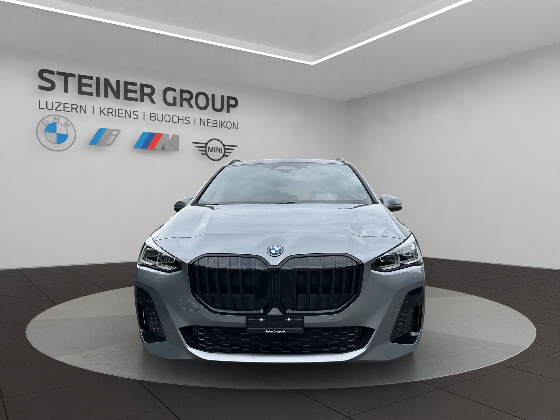 BMW 230e xDrive Active Tourer M Sport-showroom-element-1
