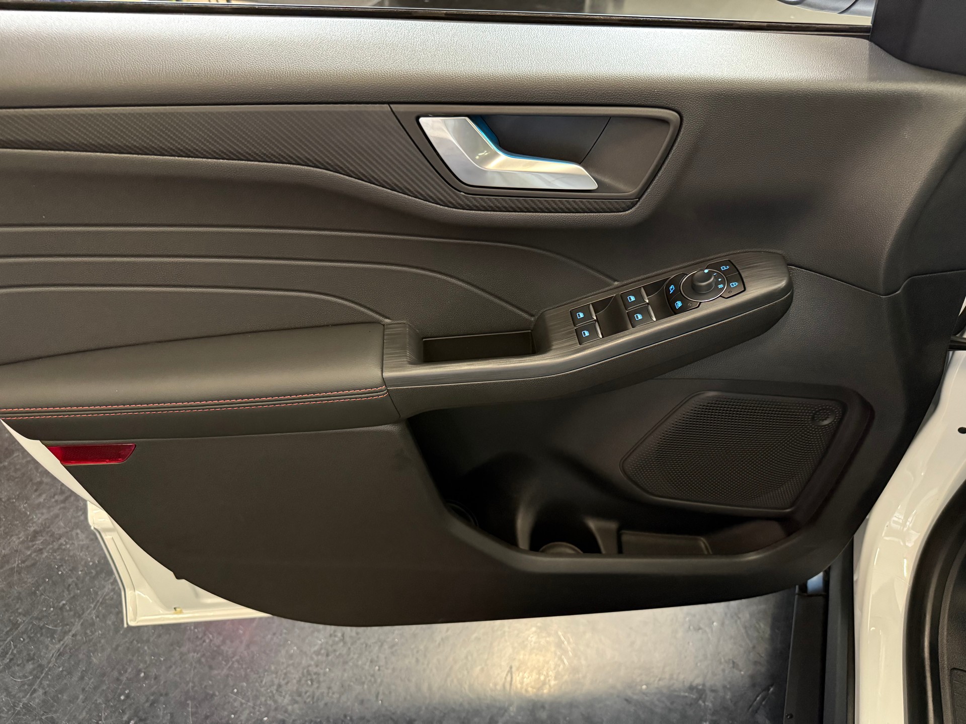 FORD Kuga 2.5 FHEV ST-Line FWD-image-14