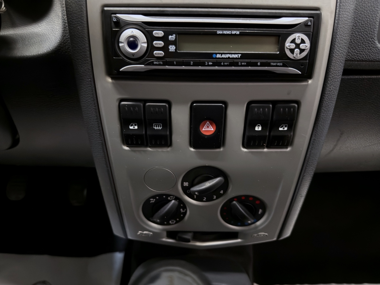 DACIA Dacia Logan Van 1.6-image-9