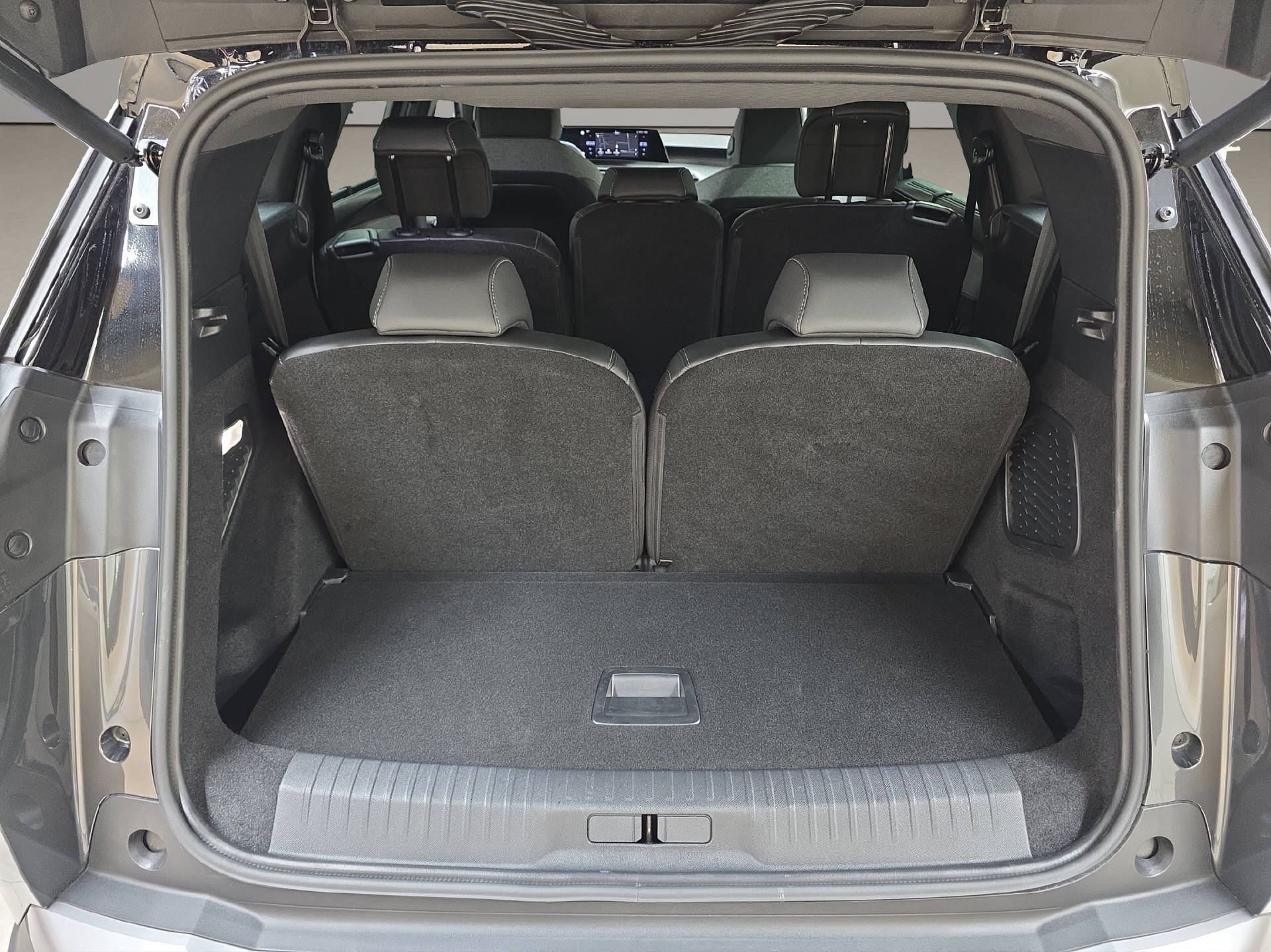 PEUGEOT 5008 1.2 Hybrid GT-image-12