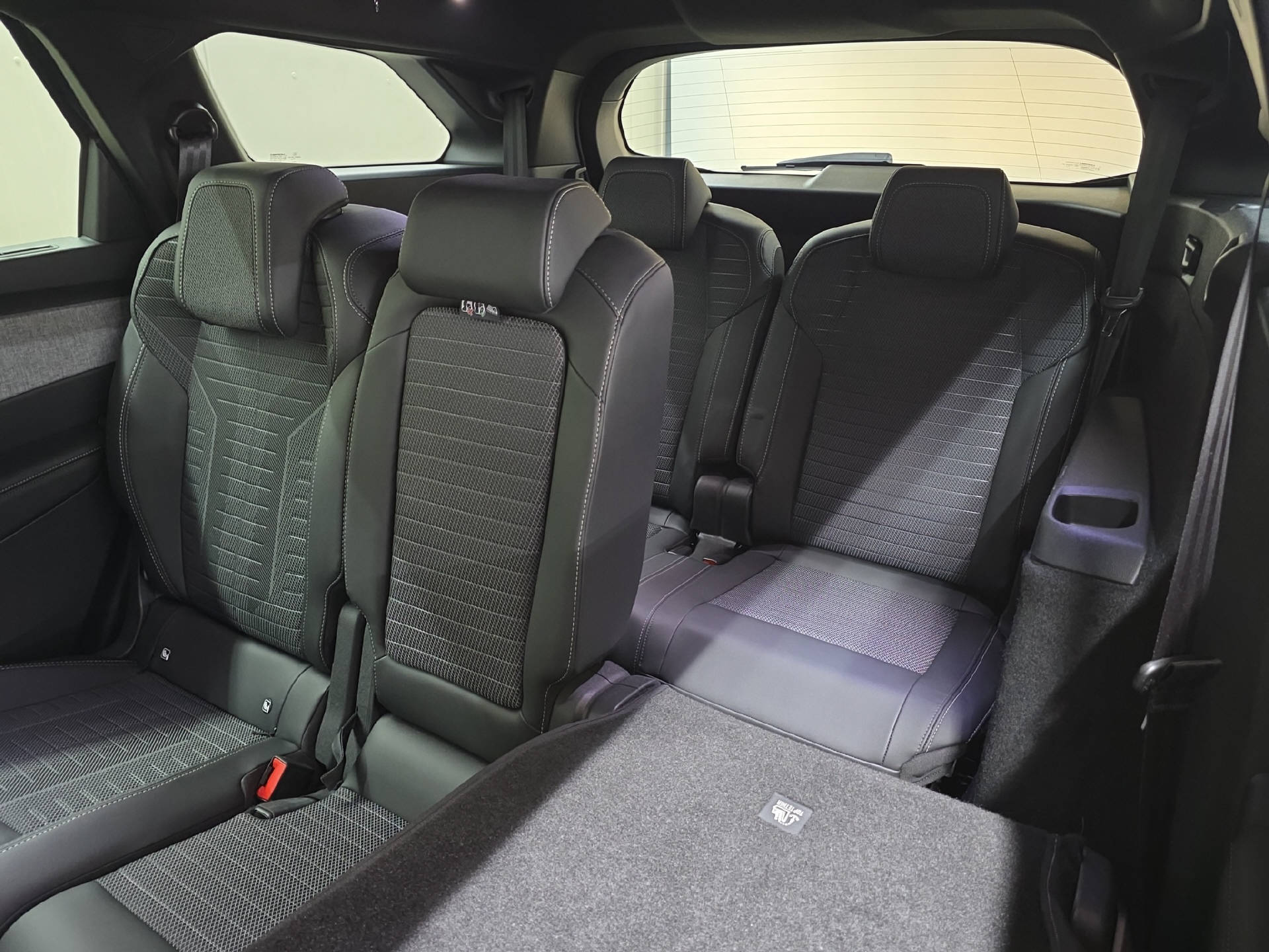 PEUGEOT 5008 1.2 Hybrid GT-image-13
