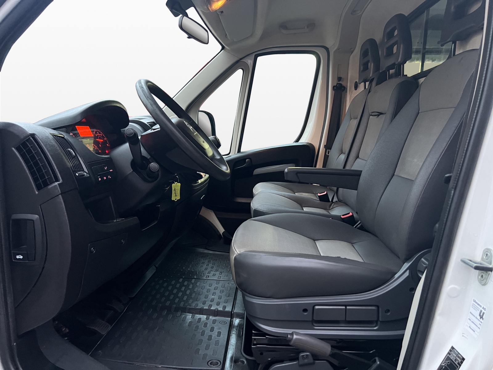 CITROEN Jumper 30 2.2 BlueHDi 120 Club L1H1-image-8