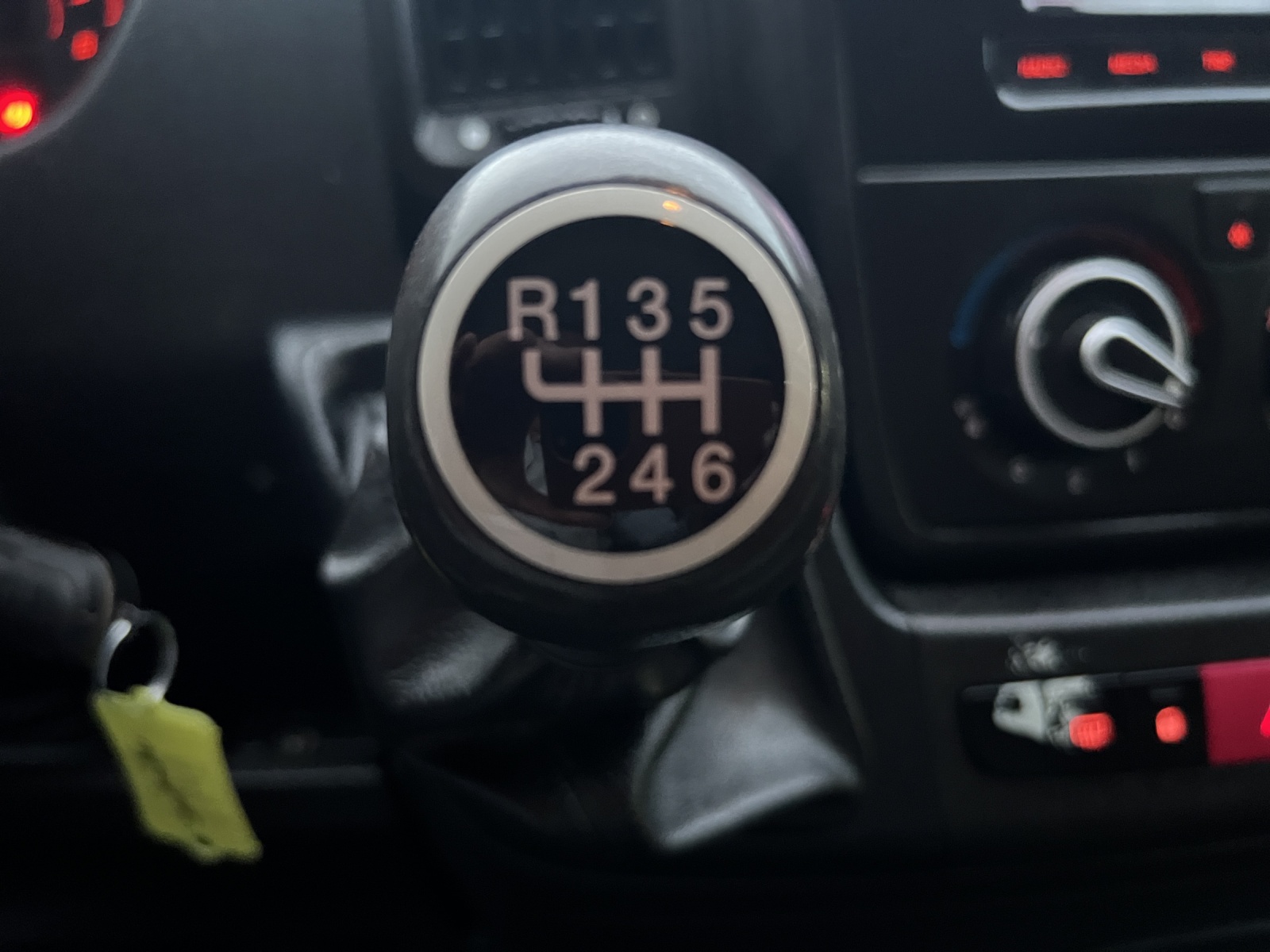 CITROEN Jumper 30 2.2 BlueHDi 120 Club L1H1-image-13