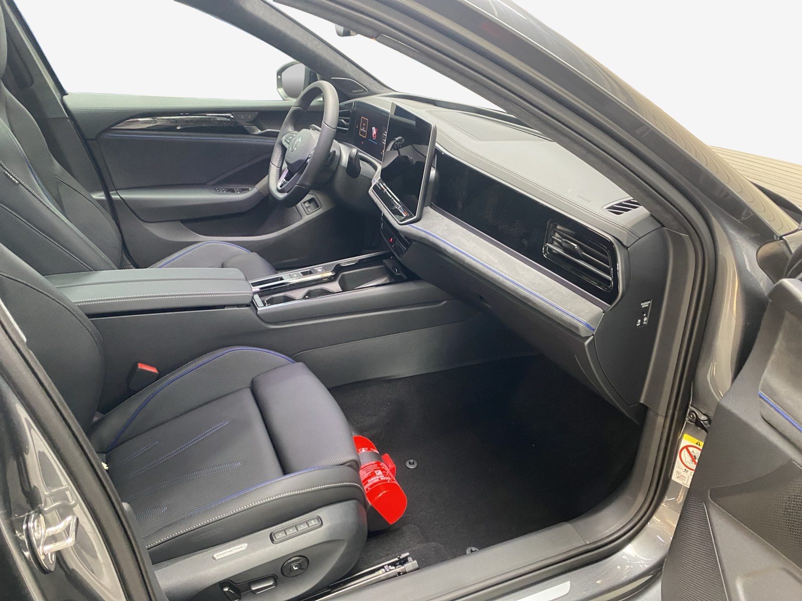 VW Passat Variant 1.5 TSI evo2 Plug-In- Hybrid R-Line DSG-image-13