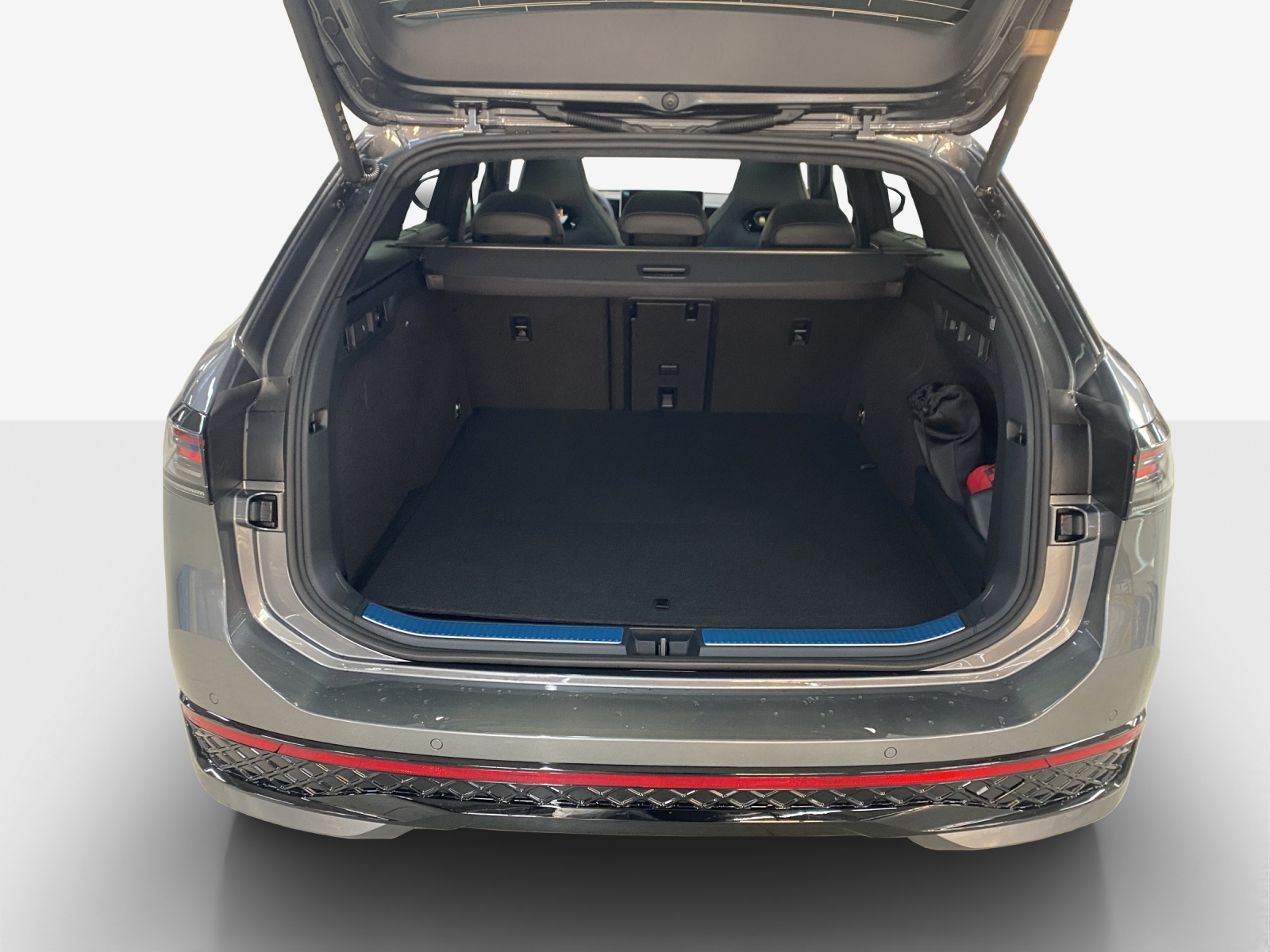 VW Passat Variant 1.5 TSI evo2 Plug-In- Hybrid R-Line DSG-image-12