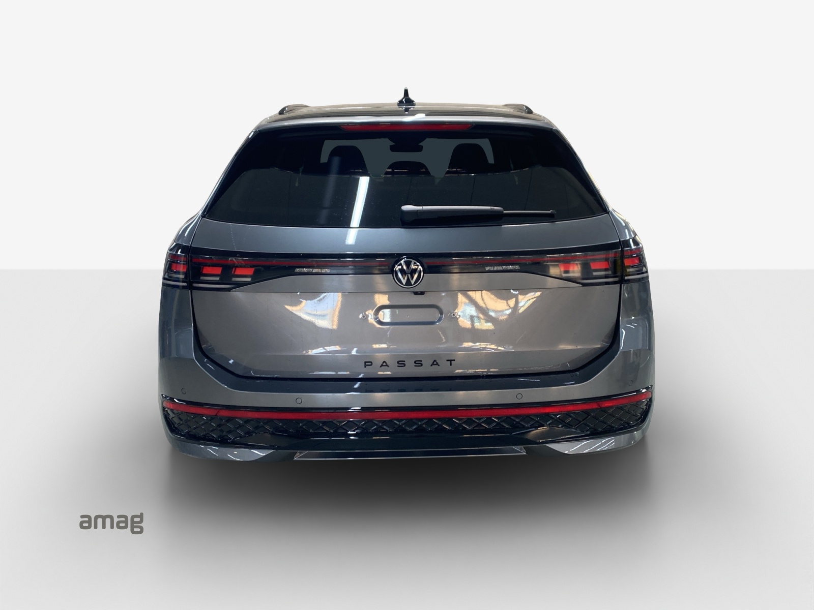 VW Passat Variant 1.5 TSI evo2 Plug-In- Hybrid R-Line DSG-image-3