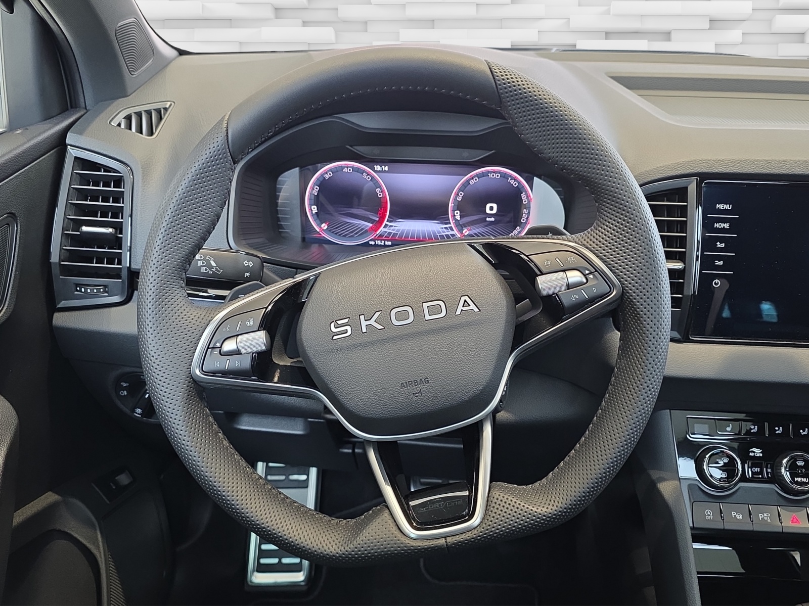 SKODA Karoq 2.0 TSI SportLine 4x4 DSG-image-4