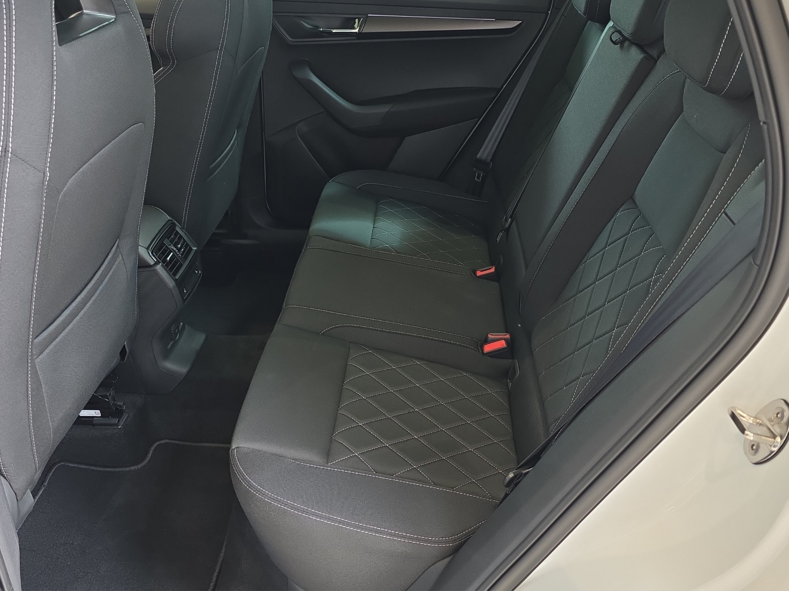 SKODA Karoq 2.0 TSI SportLine 4x4 DSG-image-7