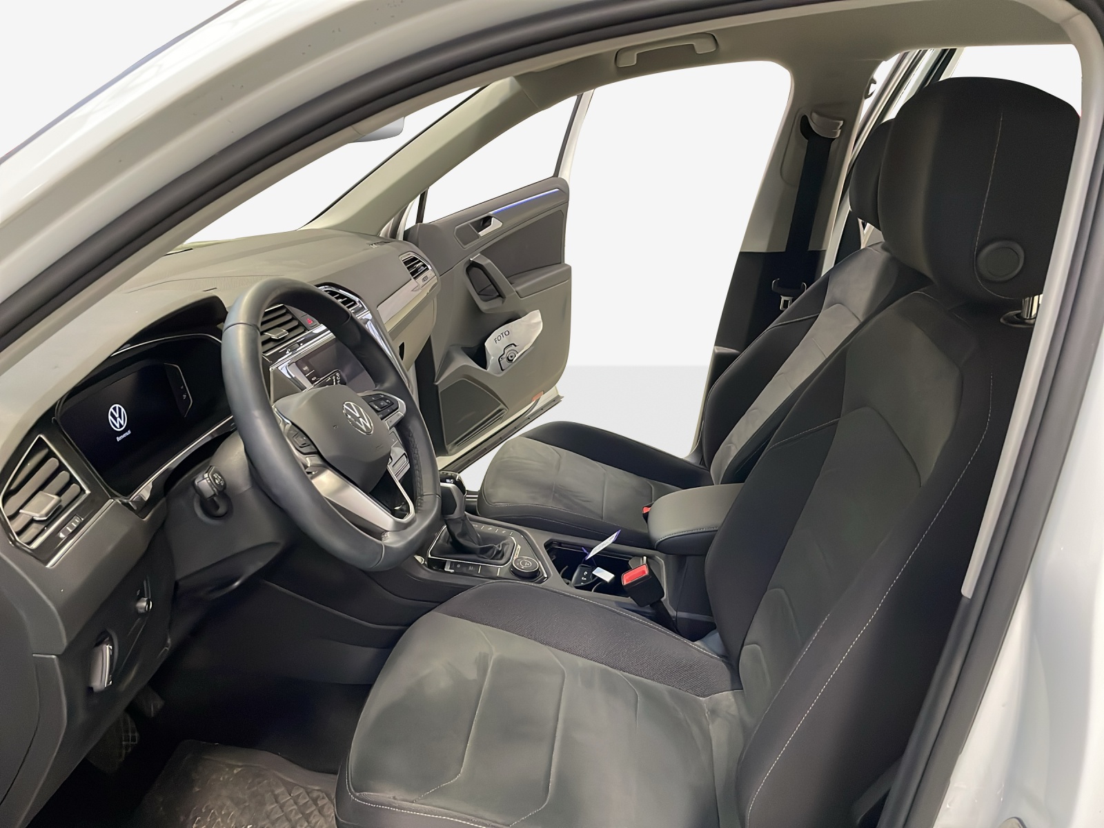 VW Tiguan 2.0 TDI SCR Elegance 4Motion DSG-image-7