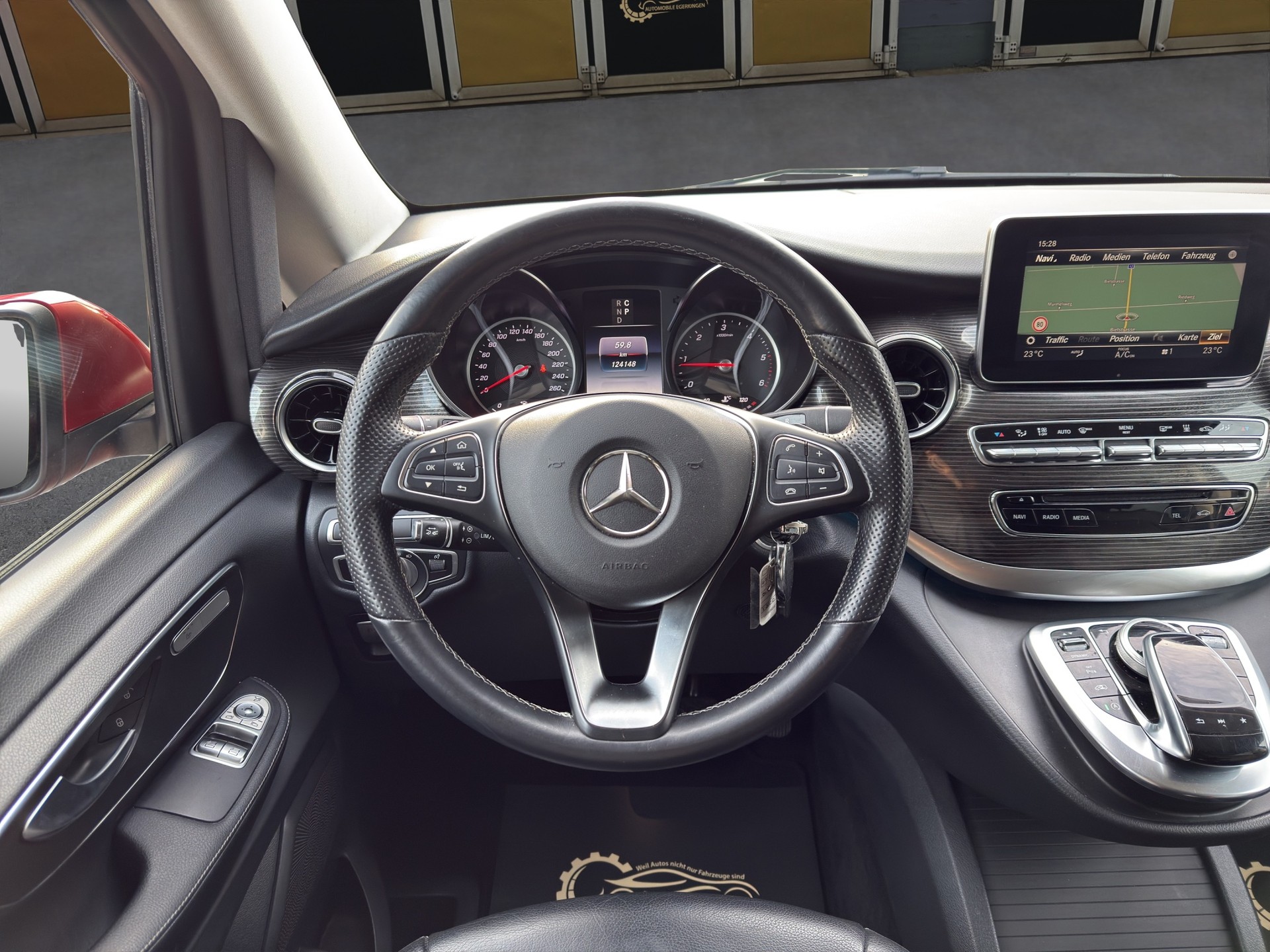 MERCEDES-BENZ V 250 d Avantgarde lang 4matic Van-image-11