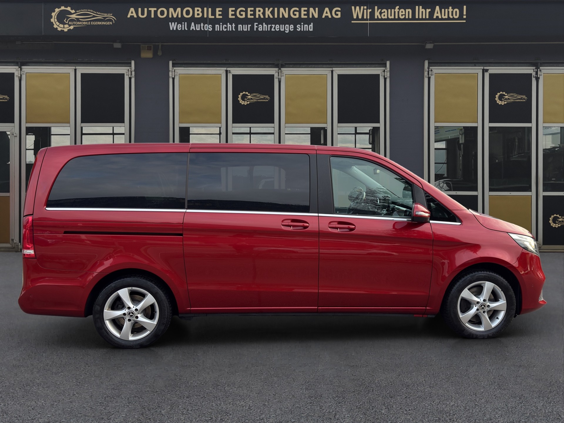 MERCEDES-BENZ V 250 d Avantgarde lang 4matic Van-image-3