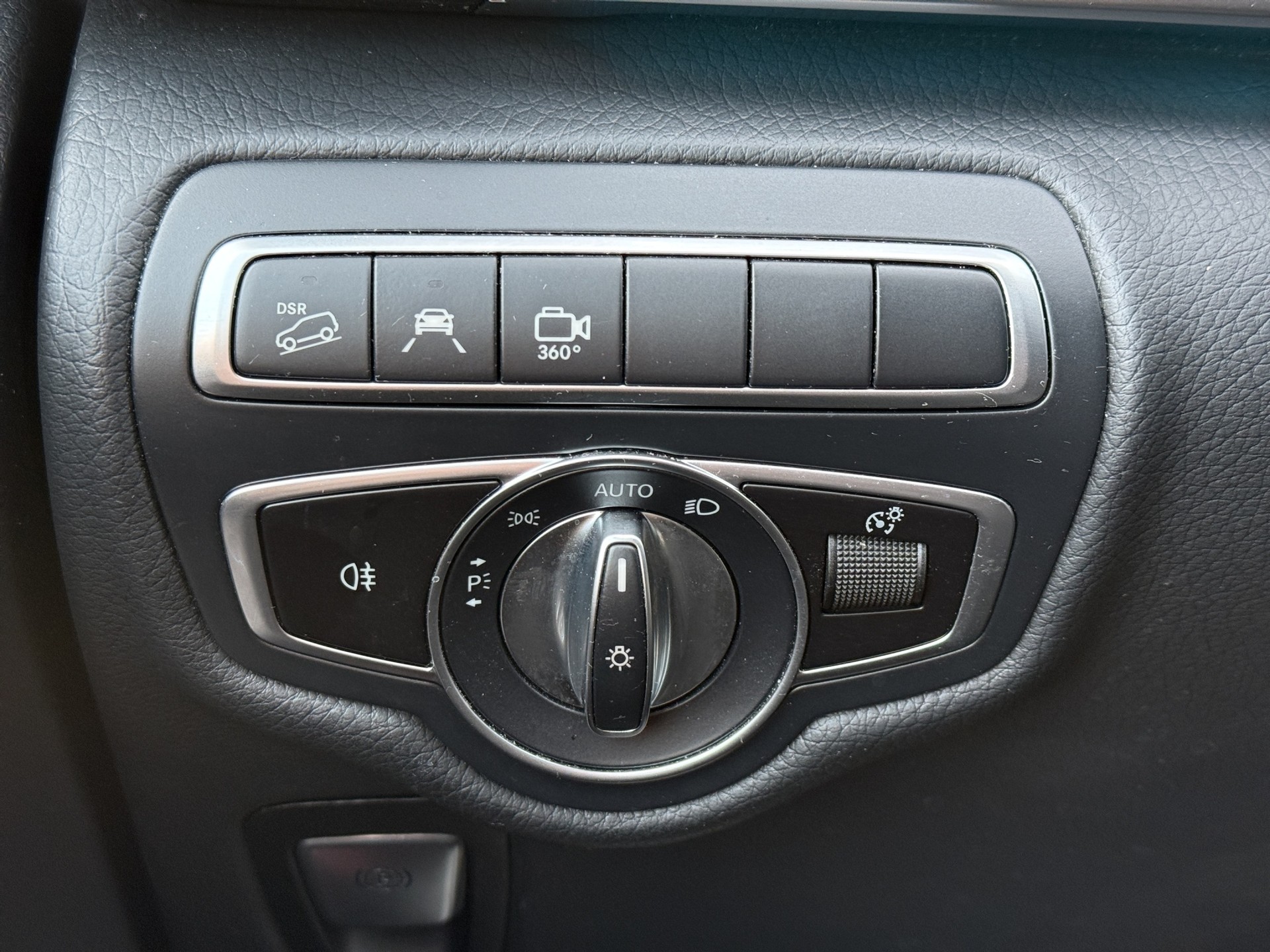 MERCEDES-BENZ V 250 d Avantgarde lang 4matic Van-image-18