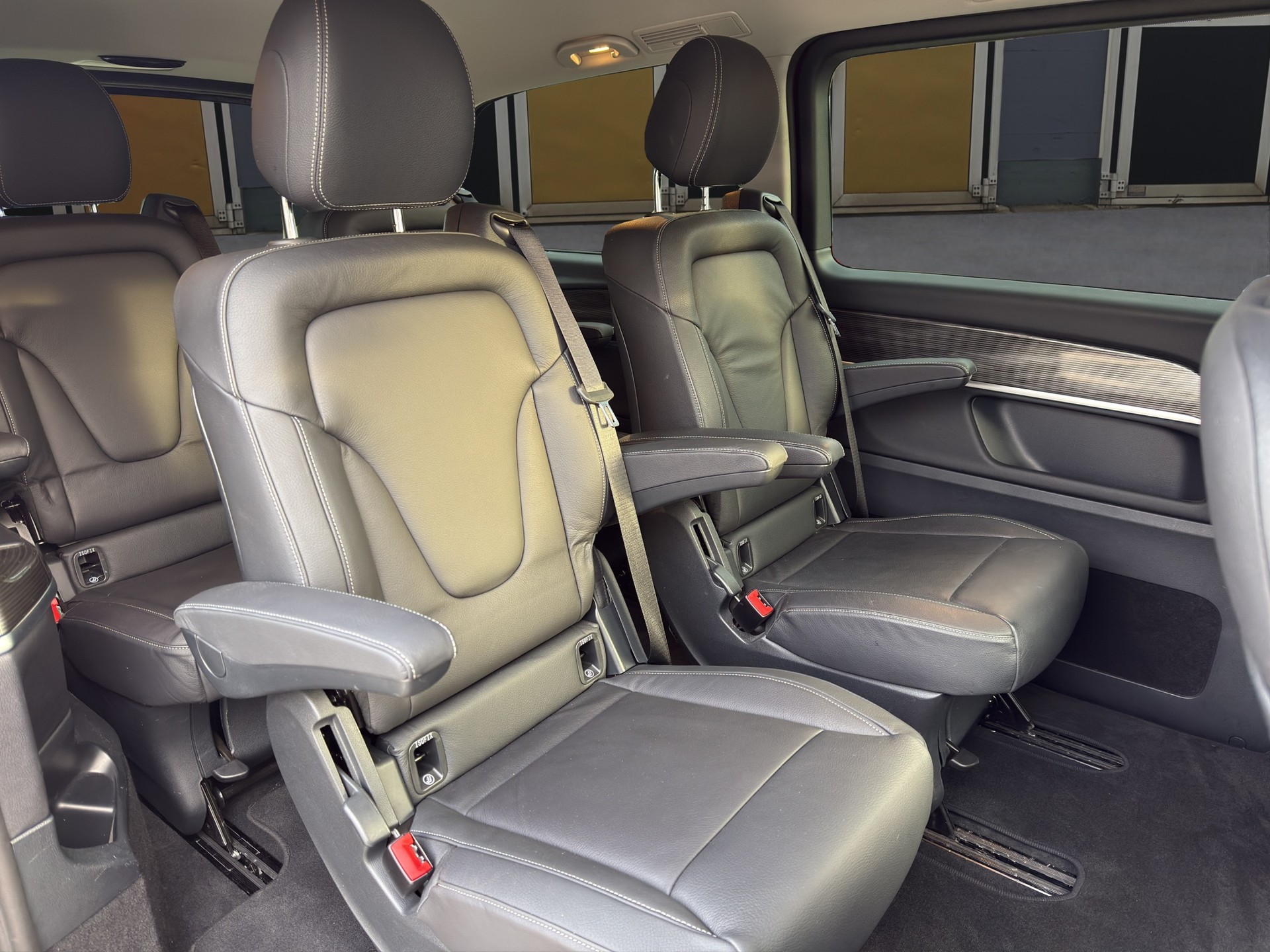 MERCEDES-BENZ V 250 d Avantgarde lang 4matic Van-image-12