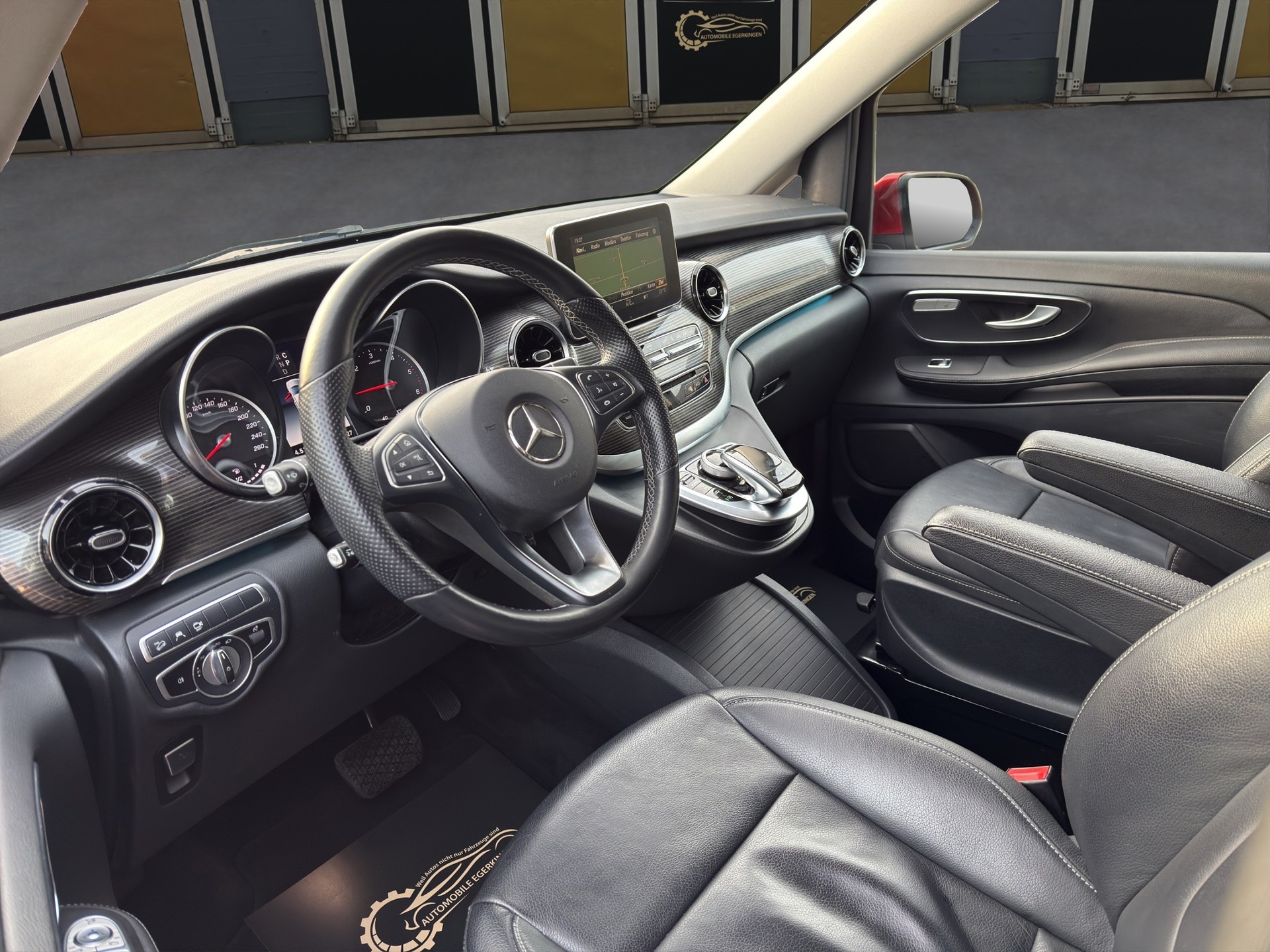 MERCEDES-BENZ V 250 d Avantgarde lang 4matic Van-image-8
