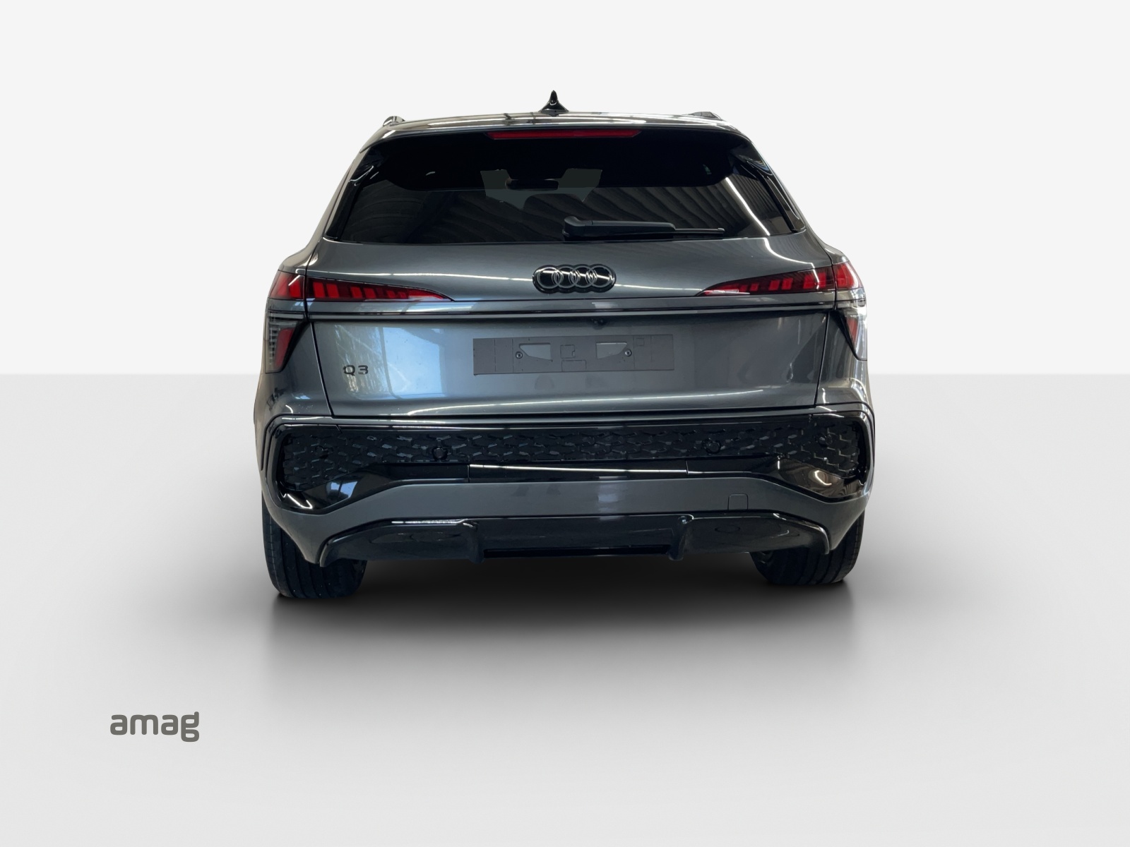AUDI Q3 SUV 110 kW TFSI S tronic-image-3