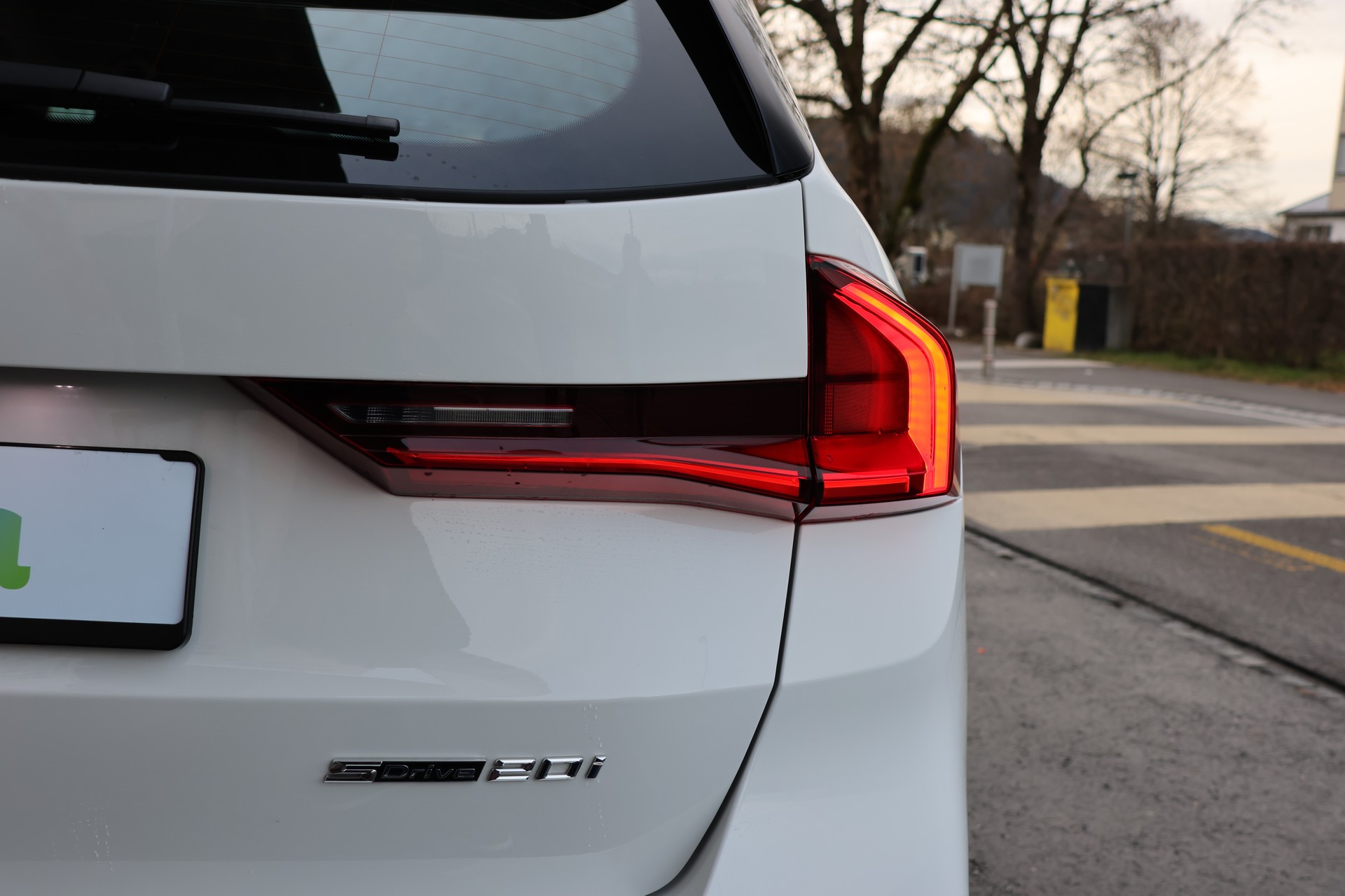 BMW X1 sDrive 20i 48V-image-6