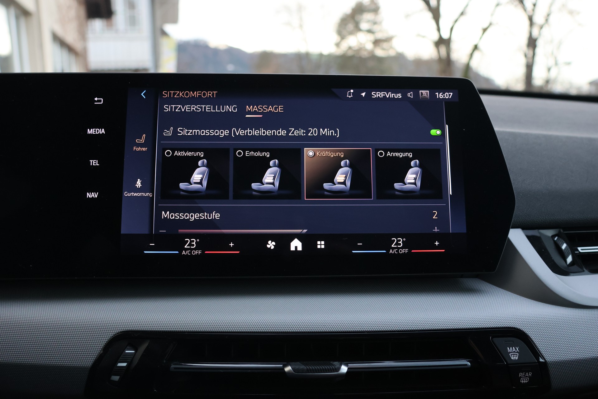 BMW X1 sDrive 20i 48V-image-18