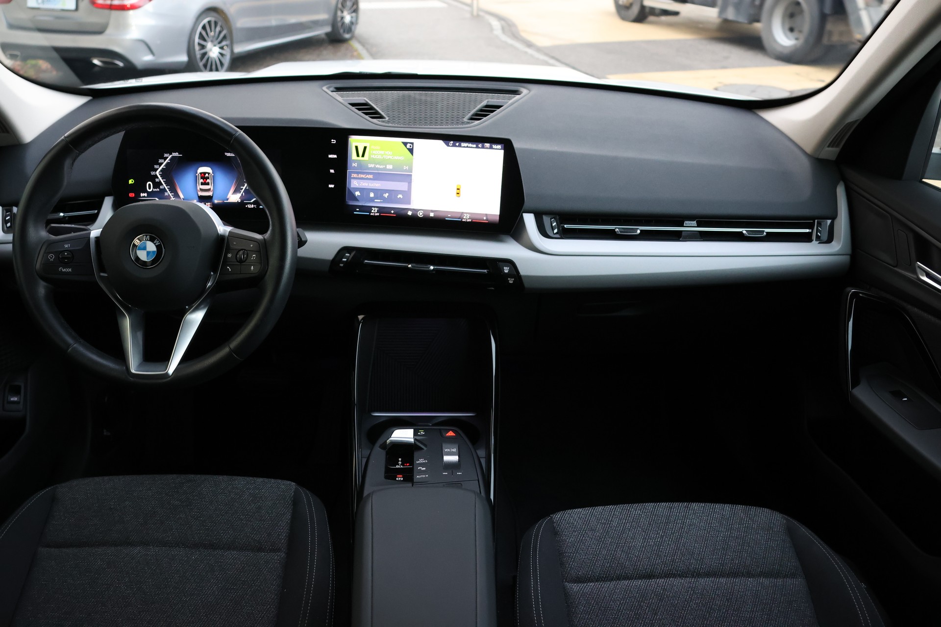 BMW X1 sDrive 20i 48V-image-11