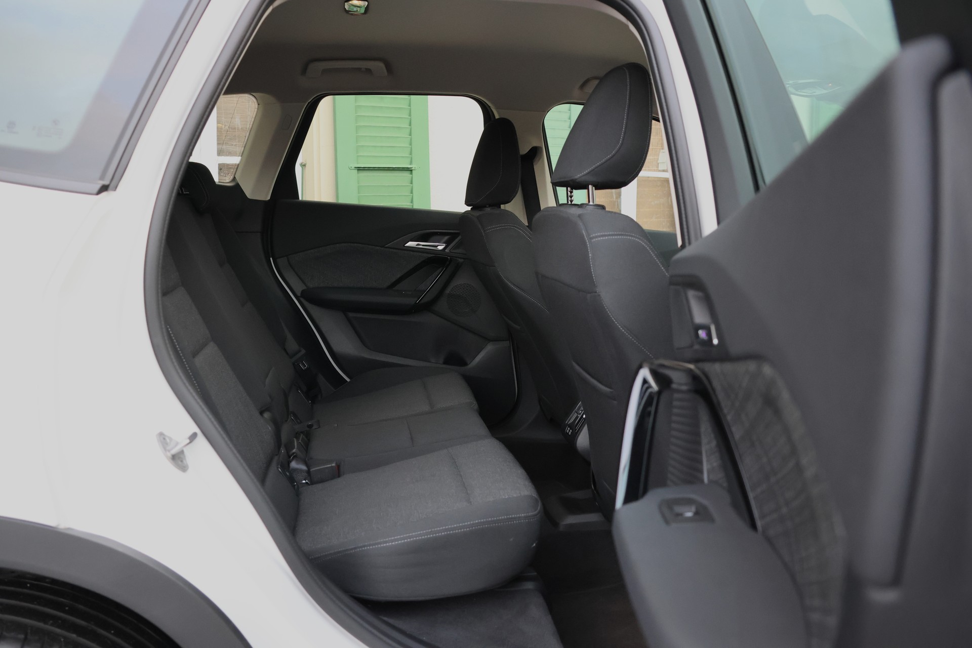 BMW X1 sDrive 20i 48V-image-10