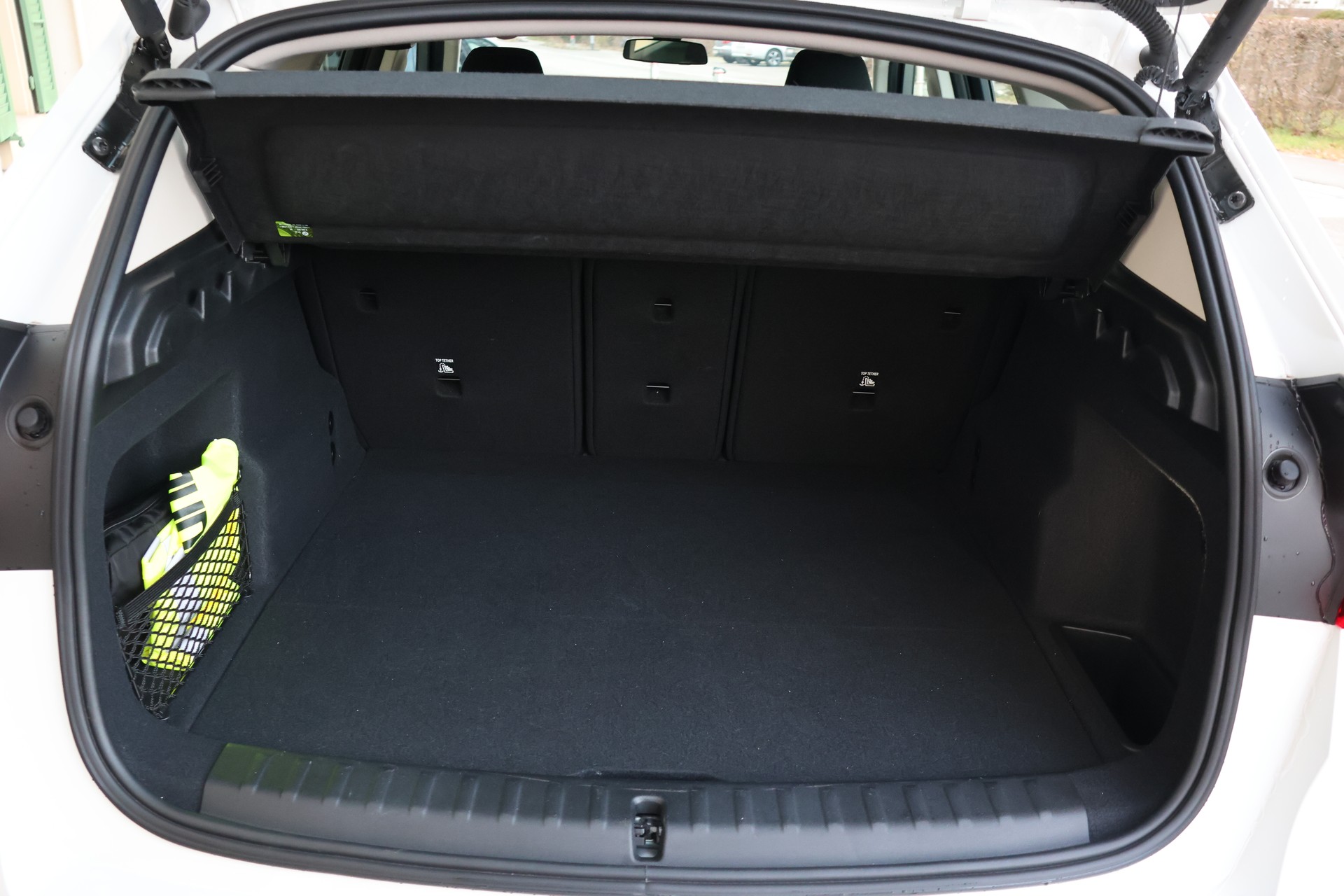 BMW X1 sDrive 20i 48V-image-7