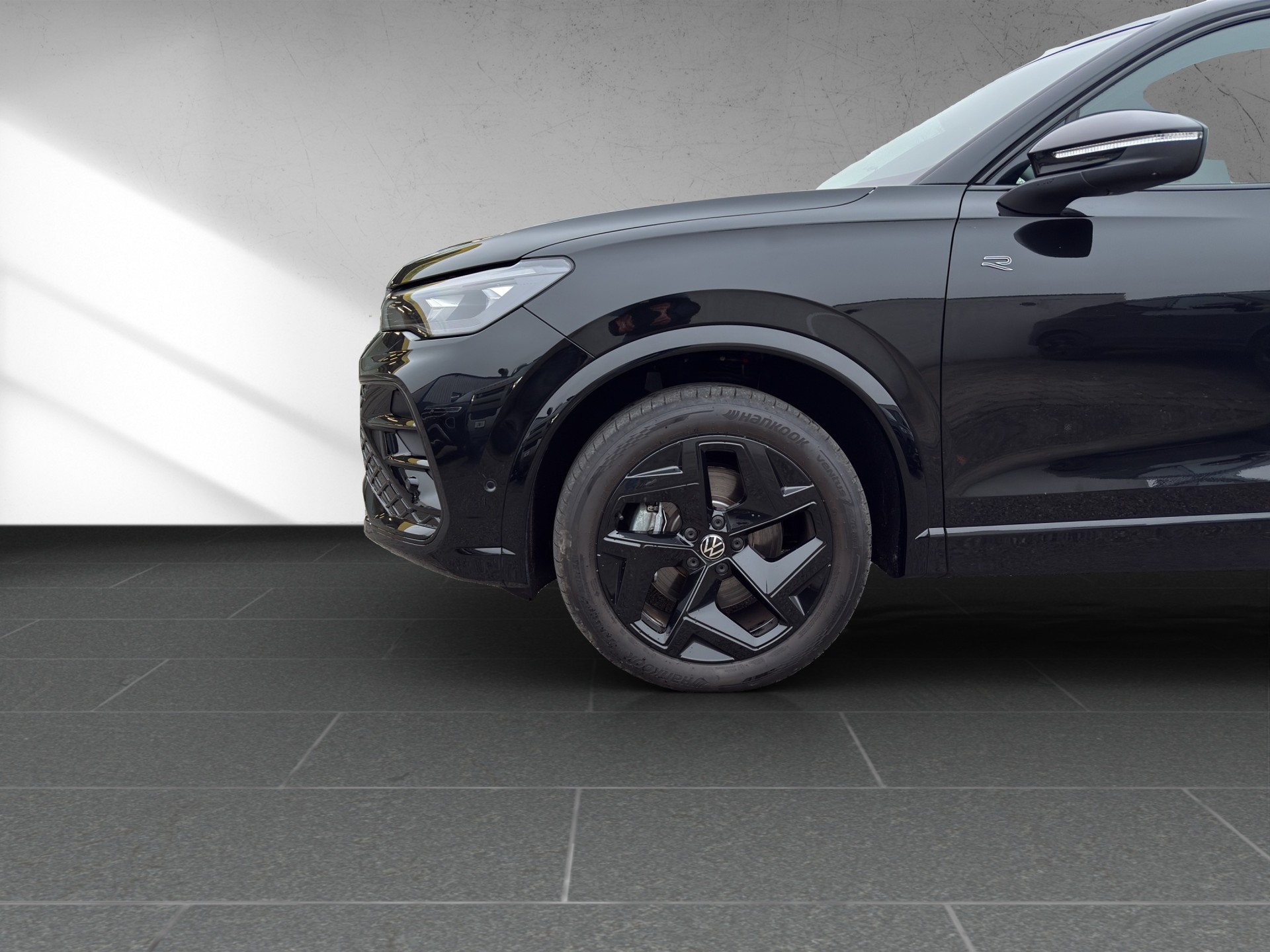VW Tiguan 2.0 TDI SCR R-Line 4Motion DSG-image-13