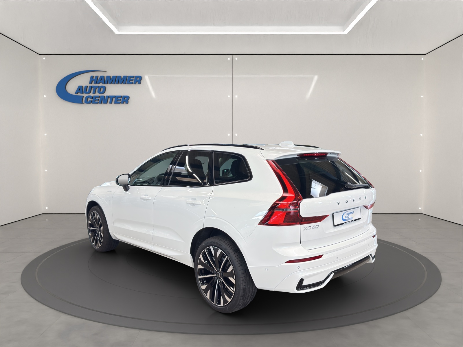 VOLVO XC60 2.0 T6 TE Ultra Dark eAWD-image-2