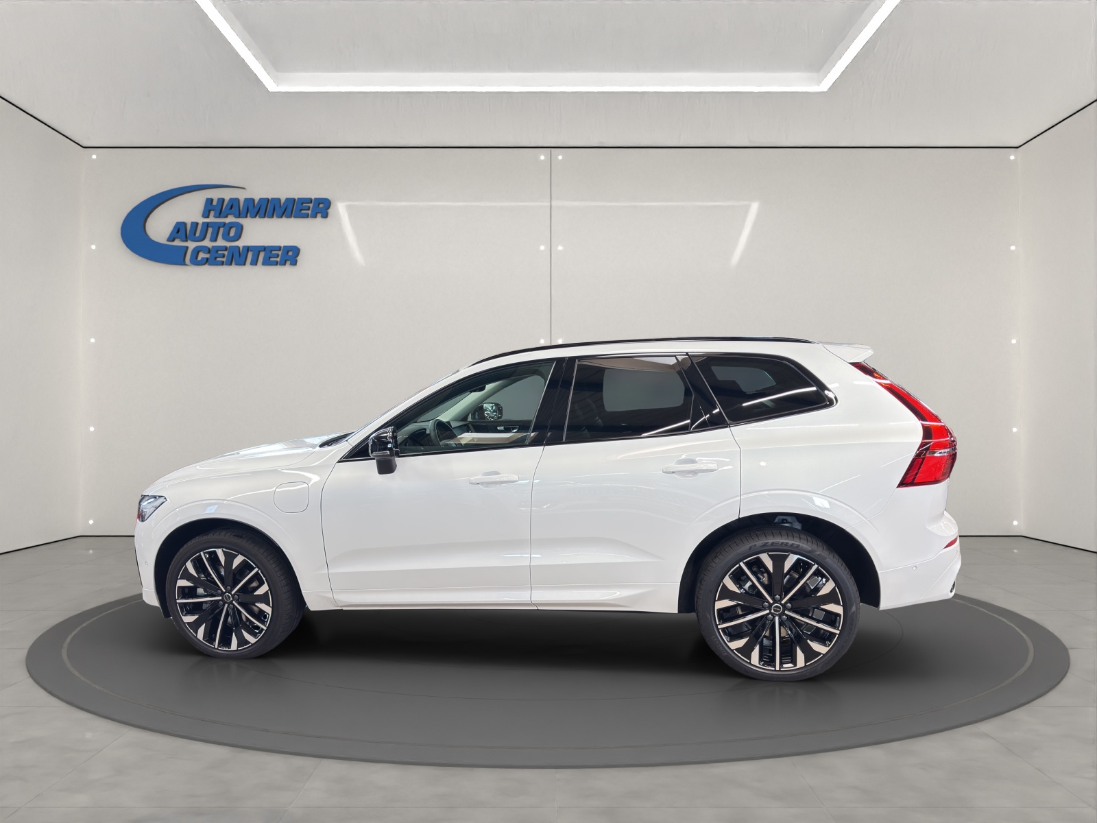 VOLVO XC60 2.0 T6 TE Ultra Dark eAWD-image-1
