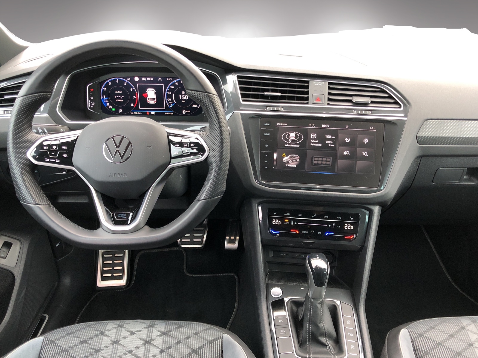 VW Tiguan 2.0TSI R-Line 4Motion DSG-image-11