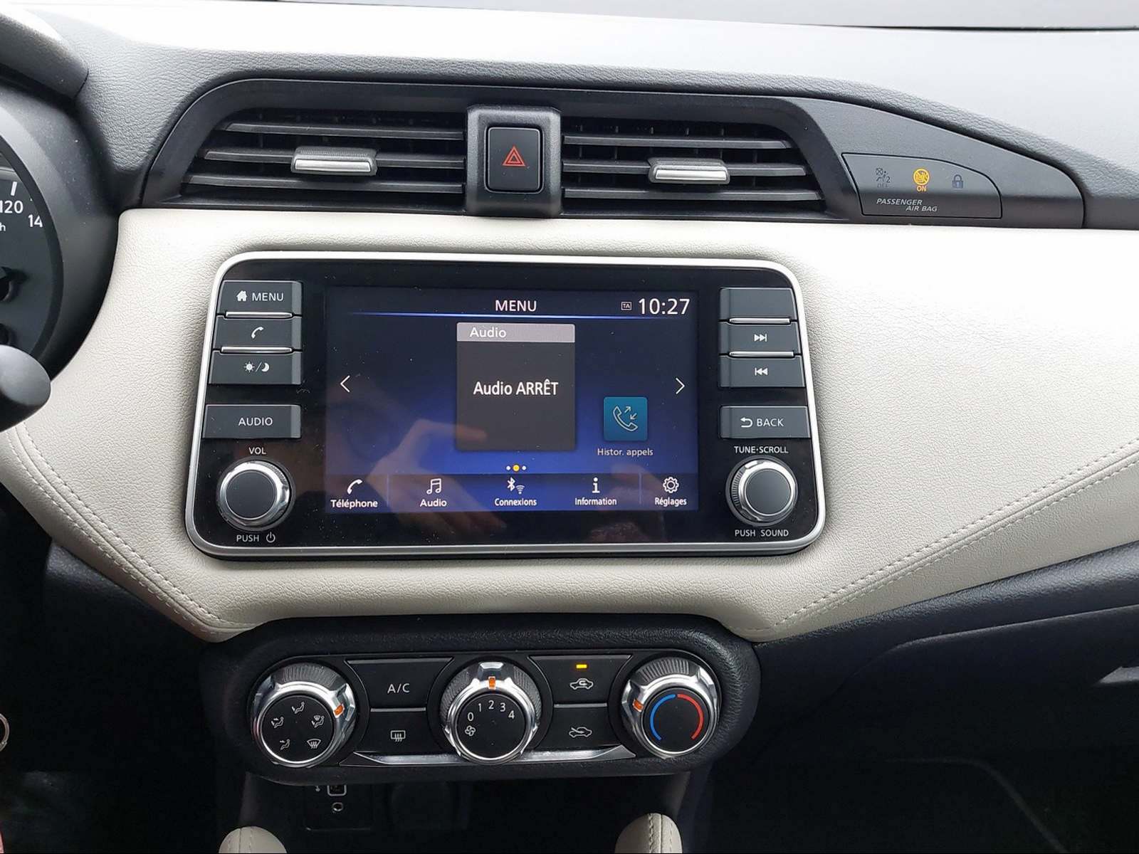 NISSAN Micra 1.0 IG-T Visia-image-9