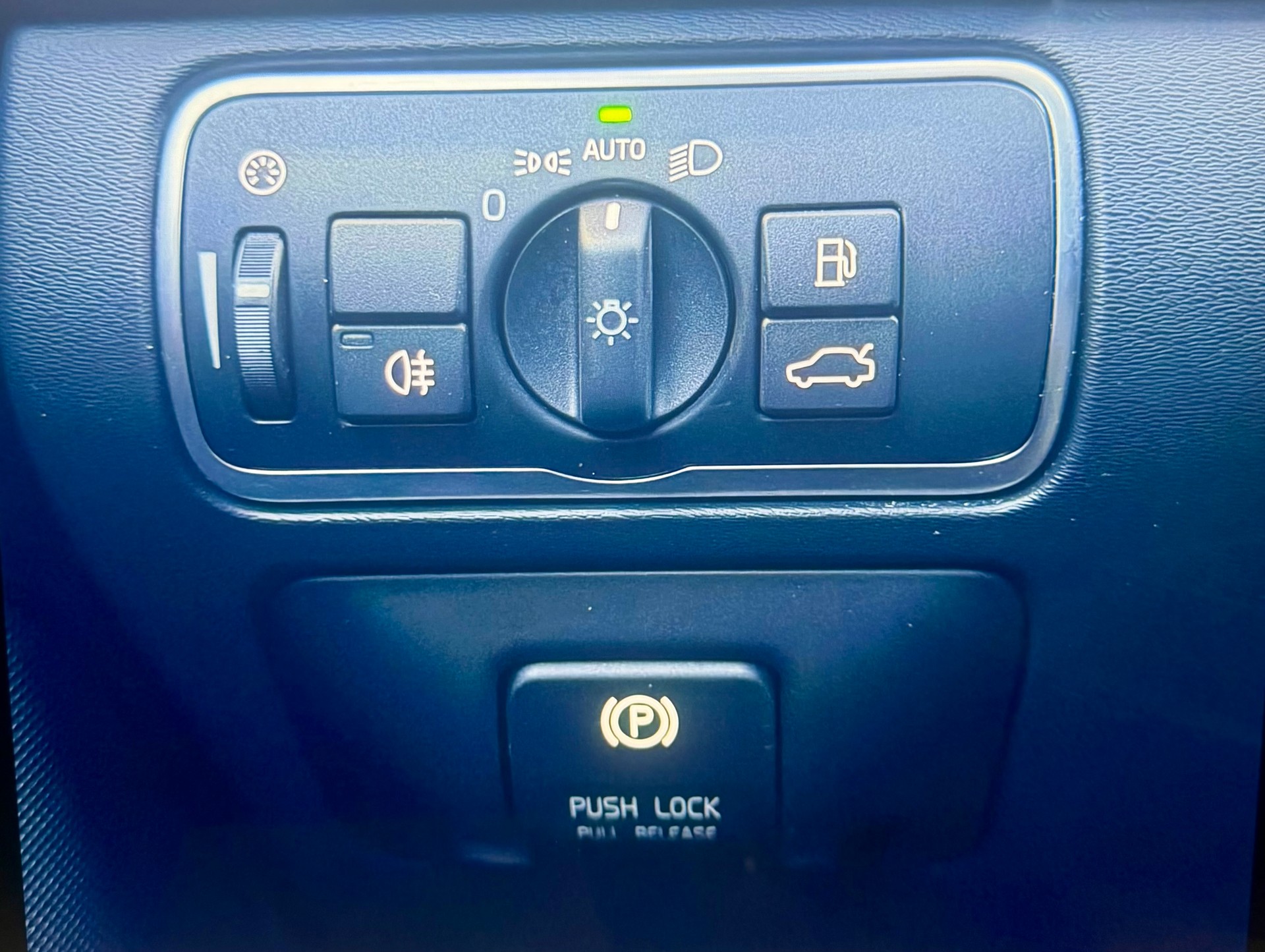 VOLVO S60 D4 Kinetic Fleet A Geartronic-image-18
