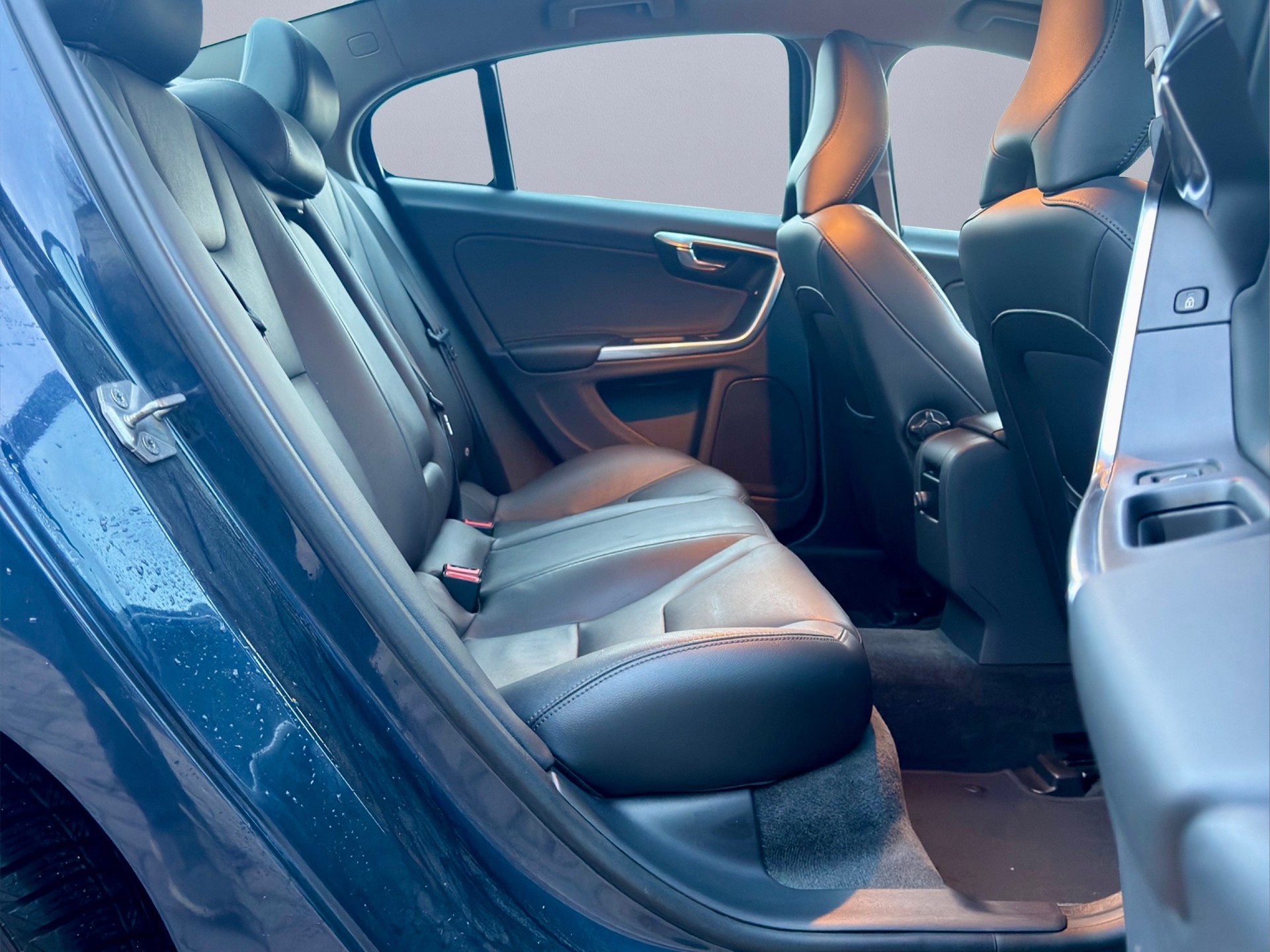 VOLVO S60 D4 Kinetic Fleet A Geartronic-image-10