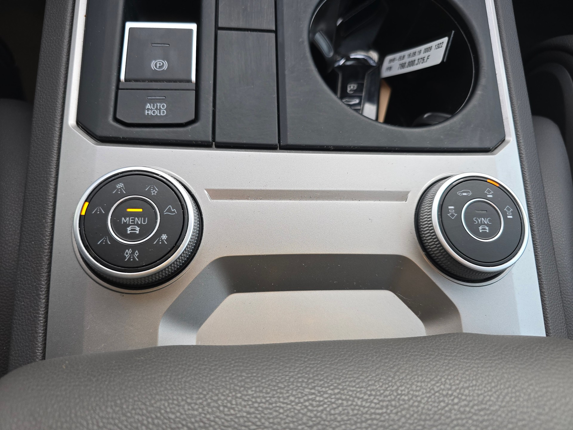 VW Touareg 3.0 TDI Elegance-image-8