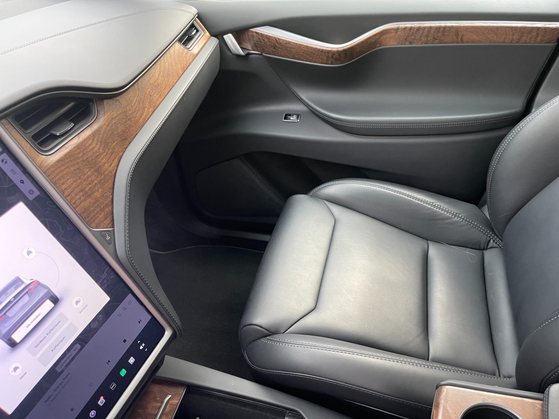 TESLA Model X 6 Plätze ! Maximale-Reichweite !-image-12
