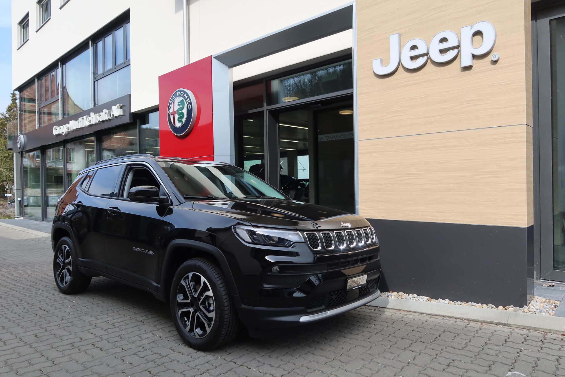 JEEP Compass 4x2 1.5 T Sw.Lim.-image-0