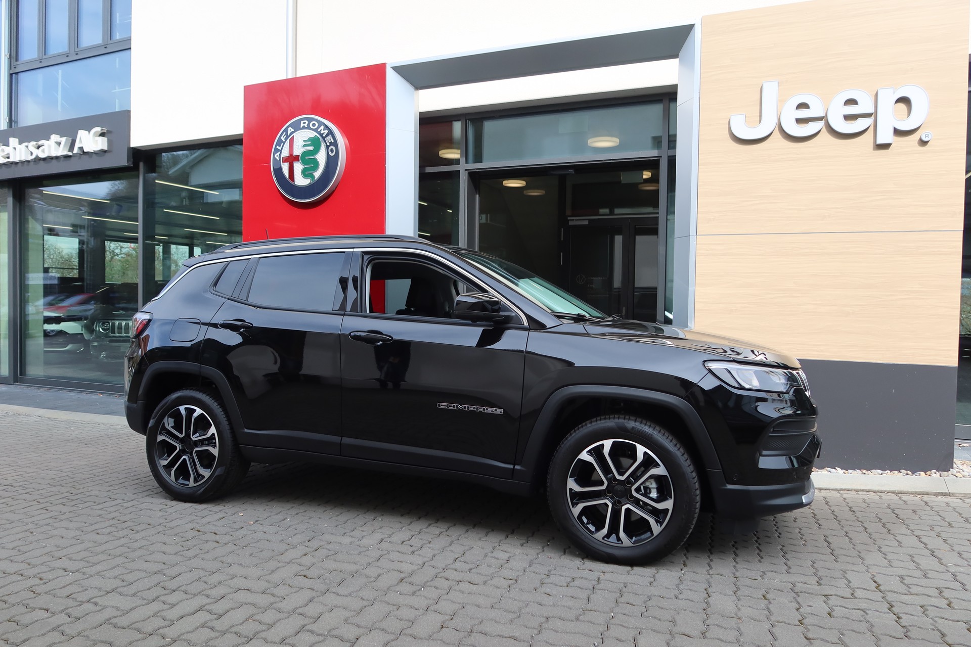 JEEP Compass 4x2 1.5 T Sw.Lim.-image-2