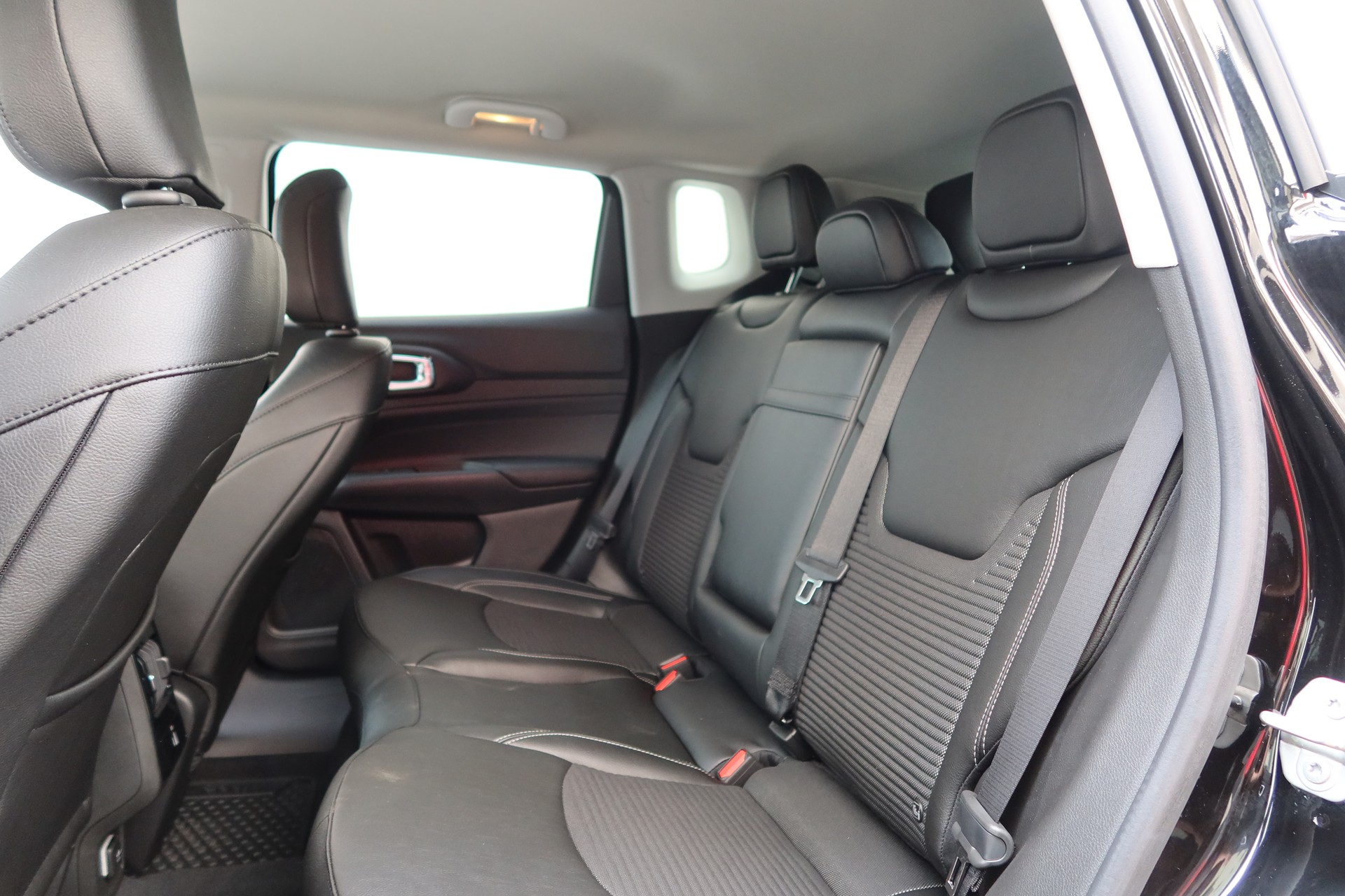 JEEP Compass 4x2 1.5 T Sw.Lim.-image-10