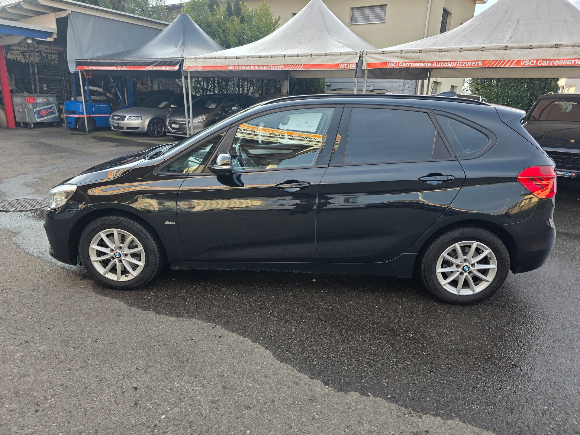BMW 220d xDrive Active Tourer Sport Line Steptronic-showroom-element-3